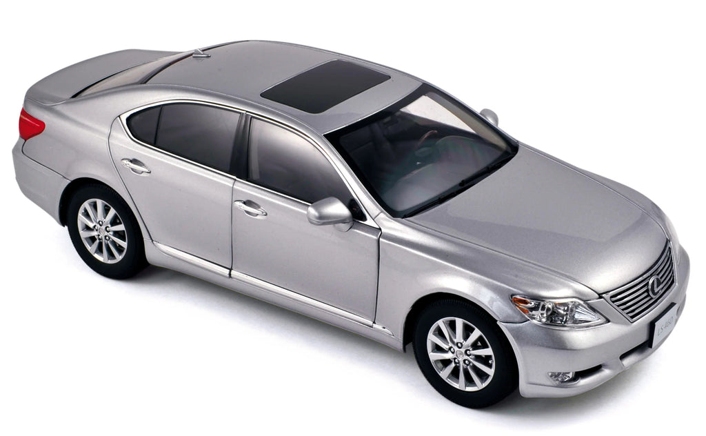 Lexus LS460 2010 Premium silver 1:18