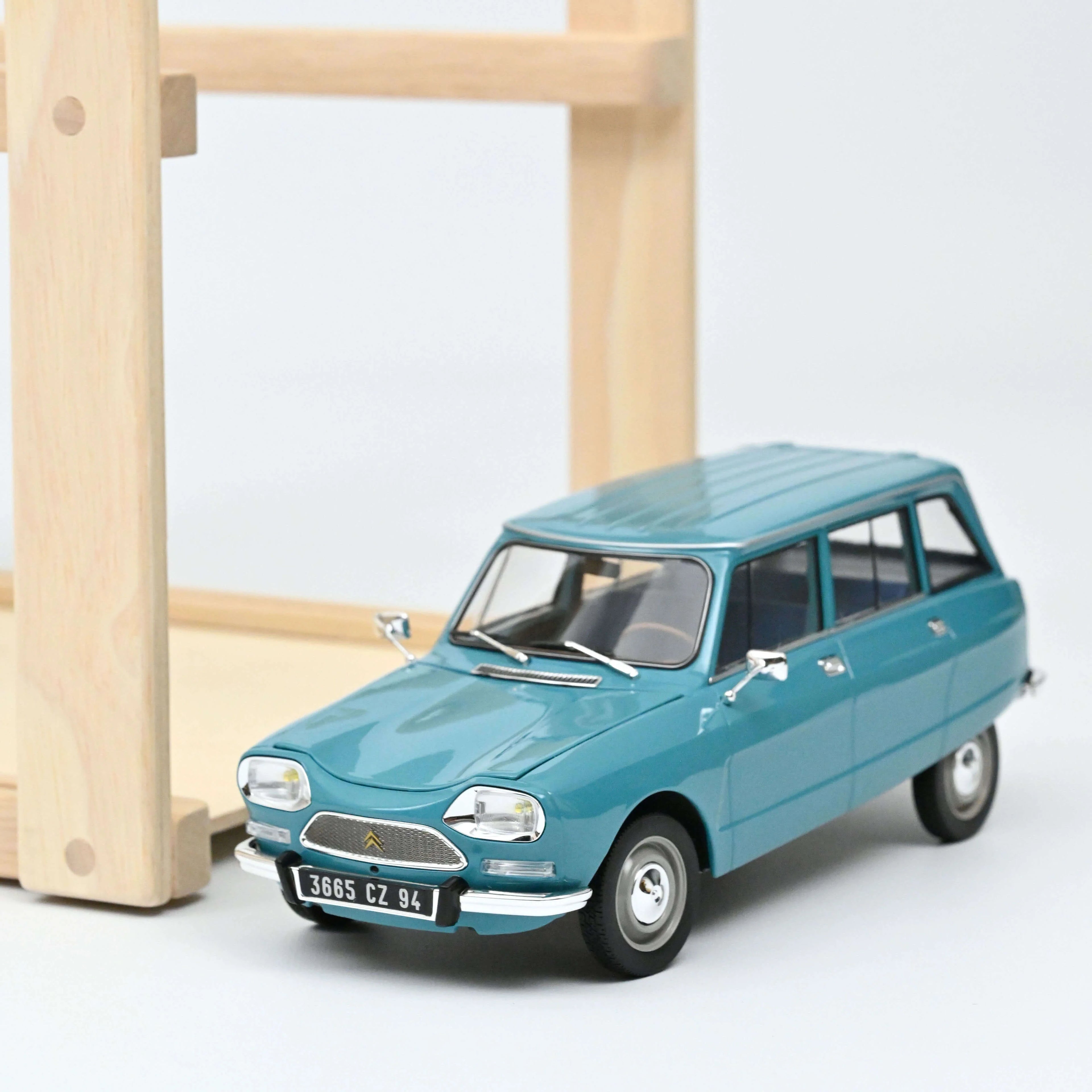 Citroën Ami 8 Break 1975 Pétrel Blue 1:18
