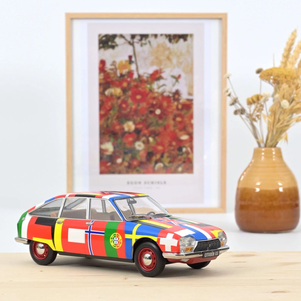 Citroën GS 1971 Drapeaux - 1ère version 1:18 - 200 pcs