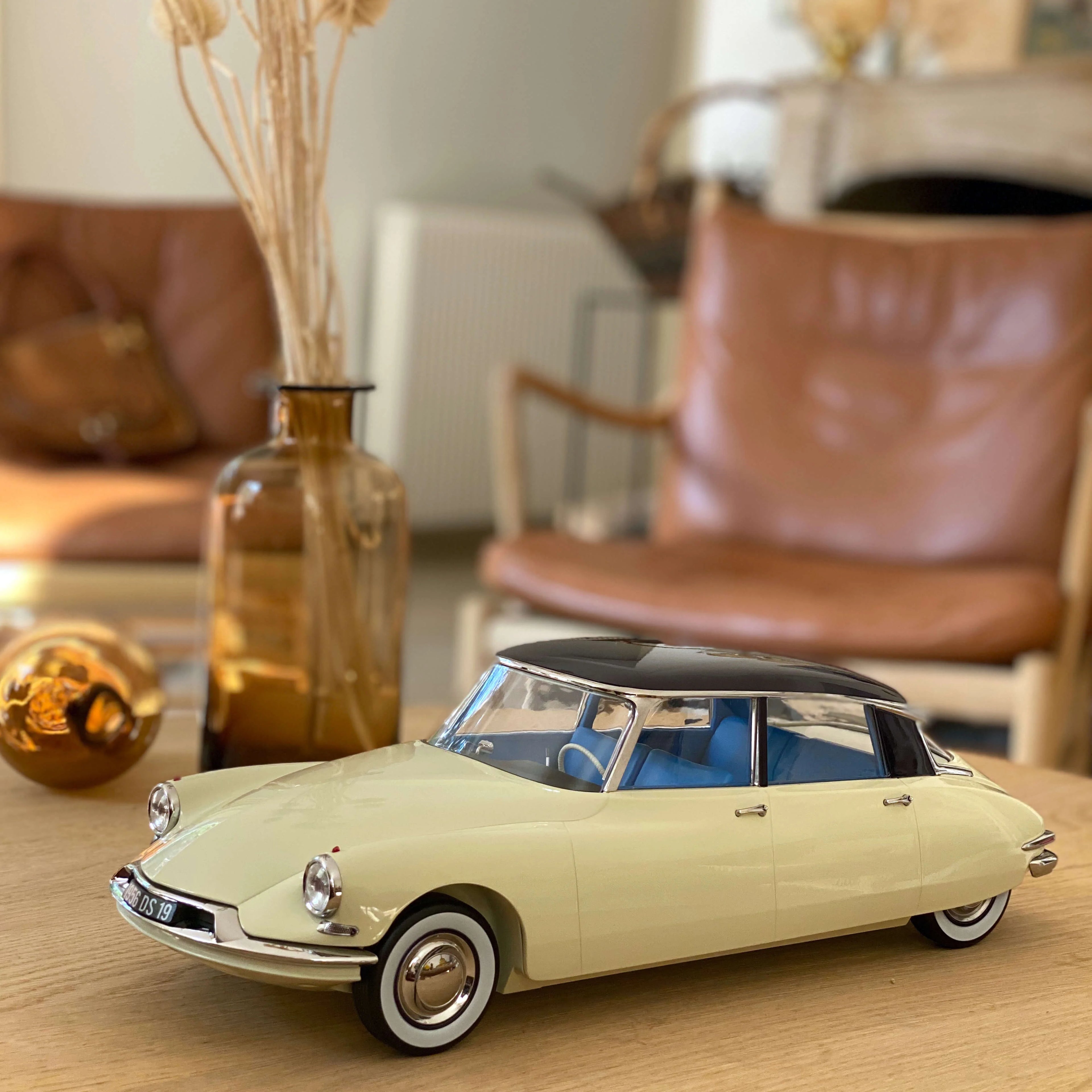 Citroën DS 19 1956 Beige&Purple 1:12