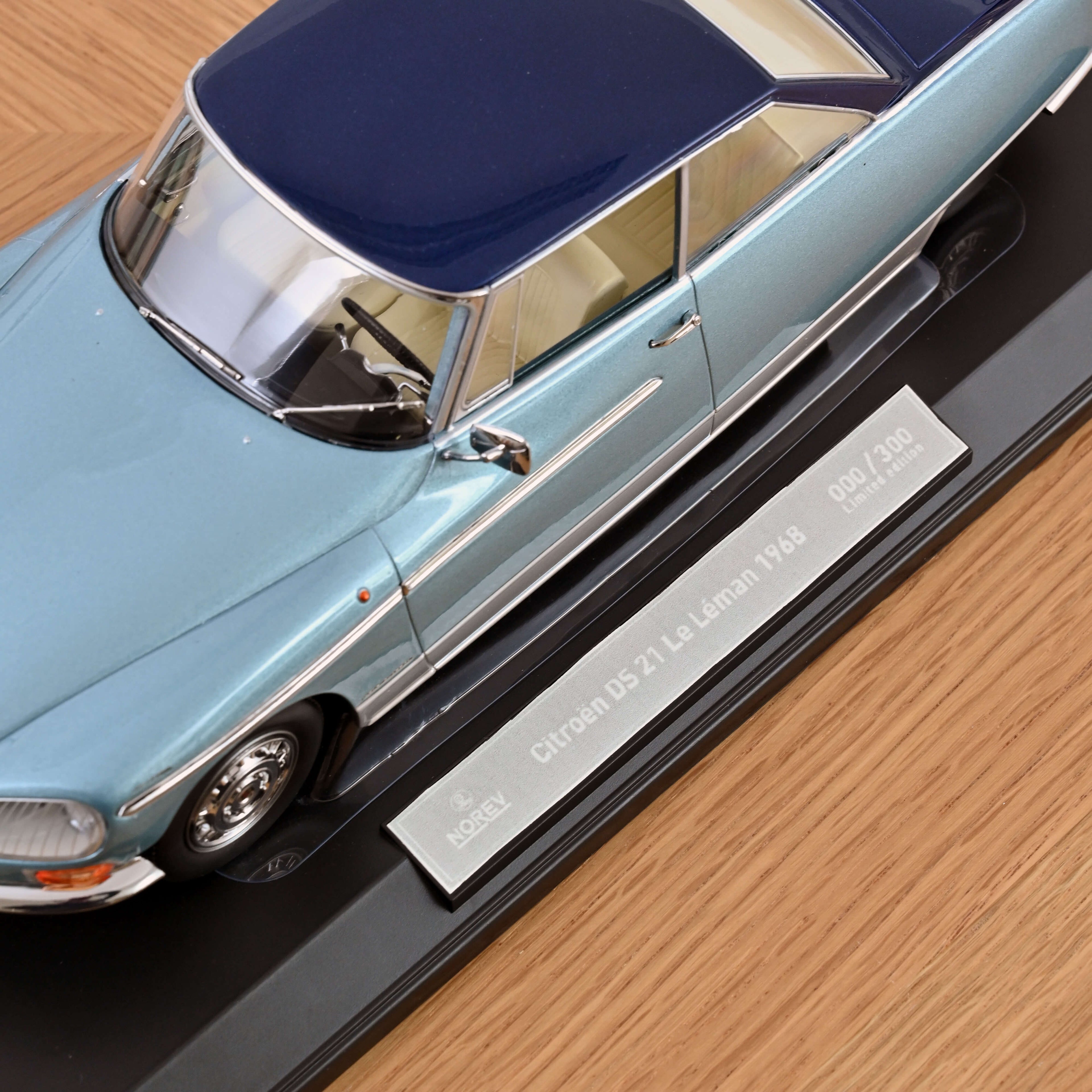 Citroën DS 21 Le Léman 1968 Bleu clair et foncé 1:18 - 300 ex.