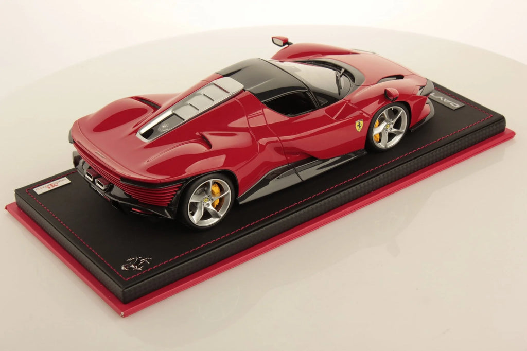 MR Ferrari Daytona SP3 (Couleurs assorties) - Série limitée à 149 exemplaires