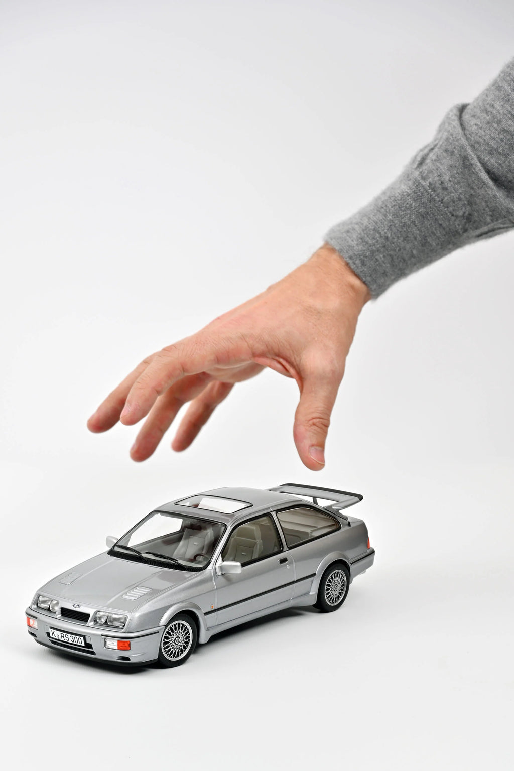 Ford Sierra RS Cosworth 1986 Grey metallic 1:18