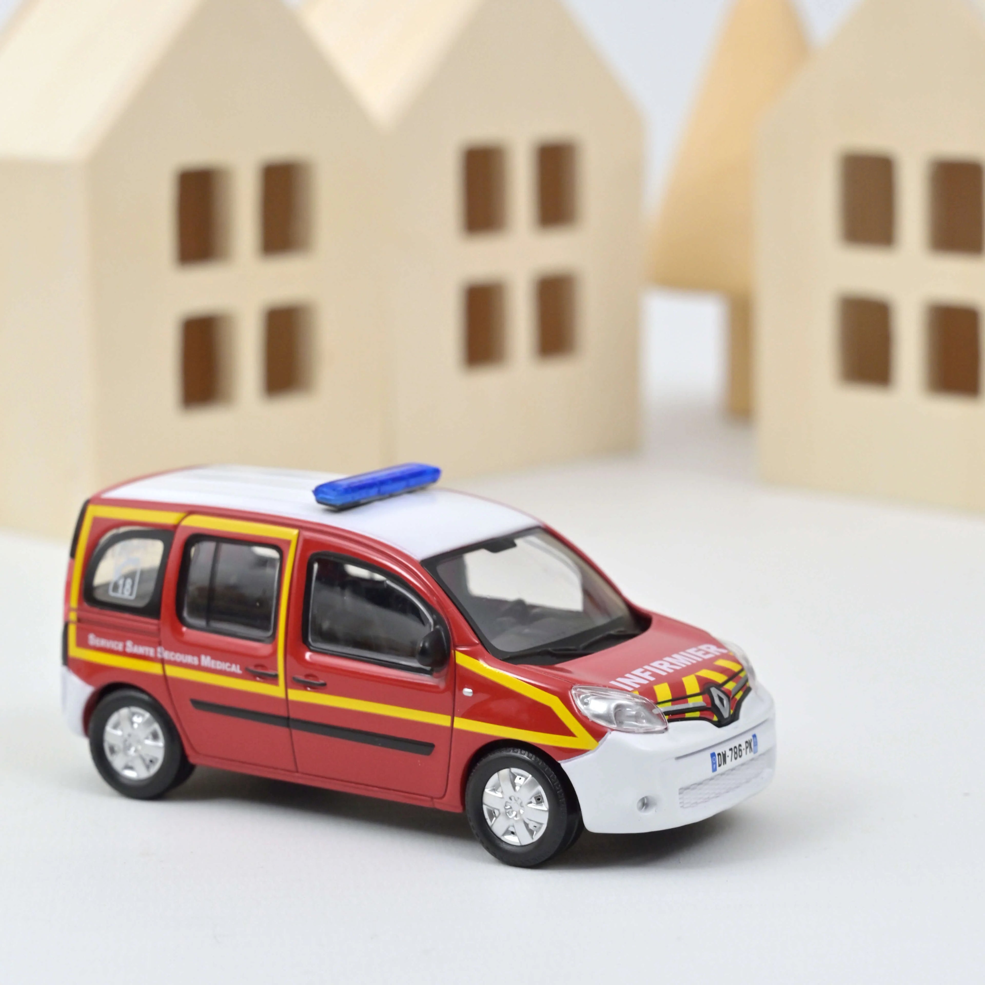 Renault Kangoo 2013 Pompiers - Infirmier SSSM 1:43