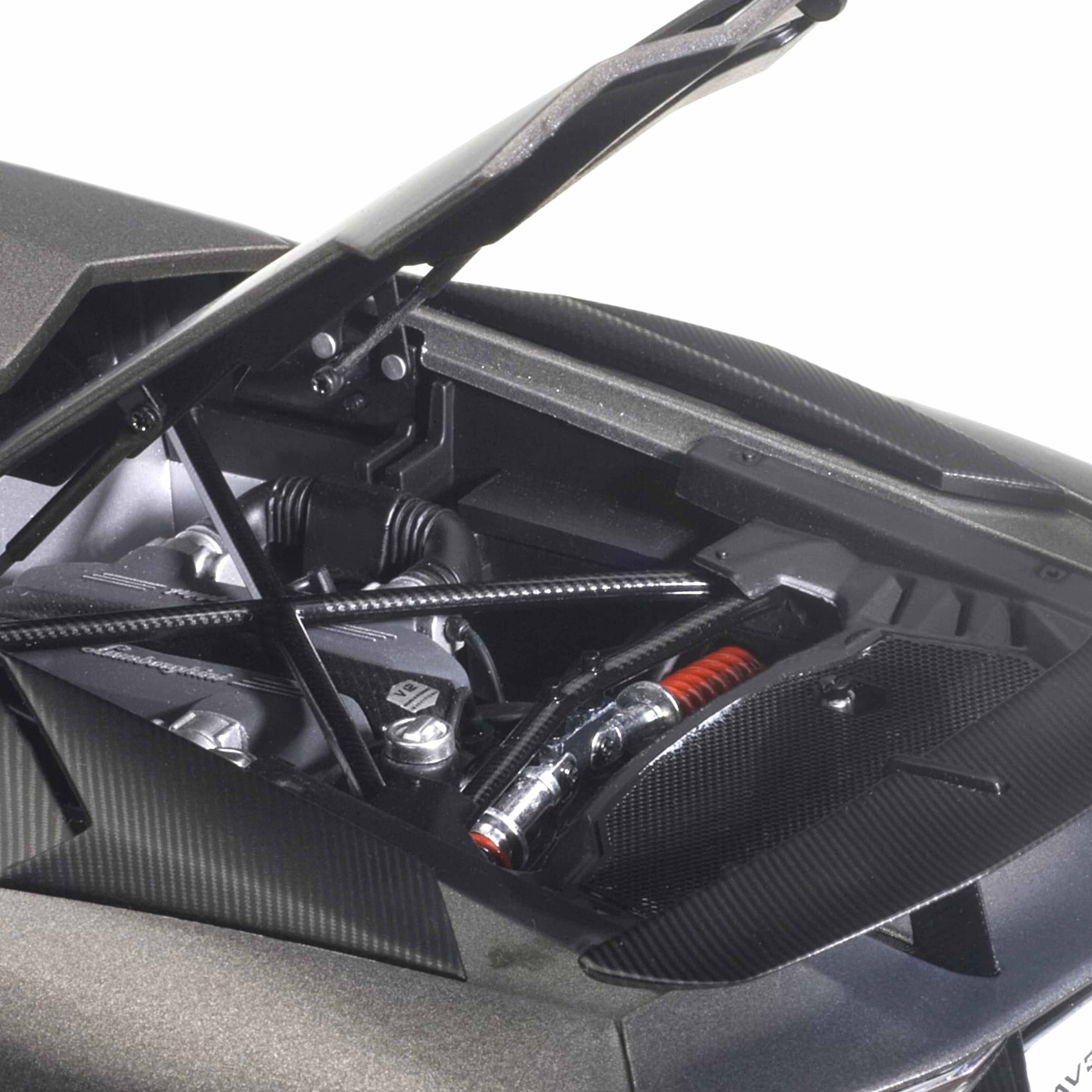 Lamborghini Aventador LP750-4 SV 2015 Titan Grey/Mat Grey 1:18