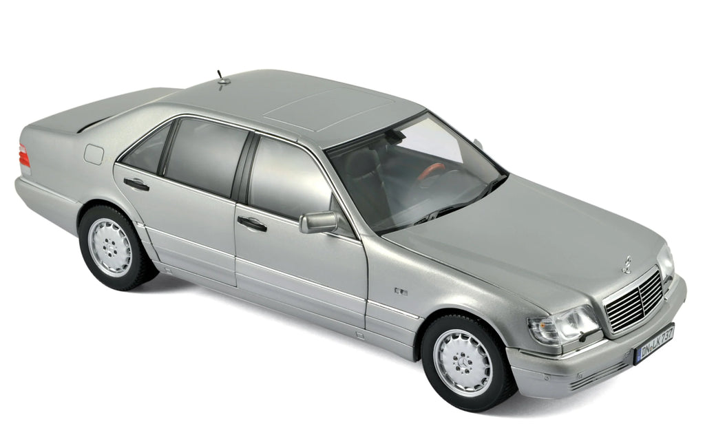 Mercedes-Benz S600 1997 Pearl Light Grey 1:18