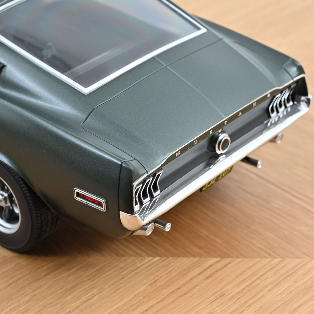 Ford Mustang Fastback 1968 Satin Green metallic 1:12