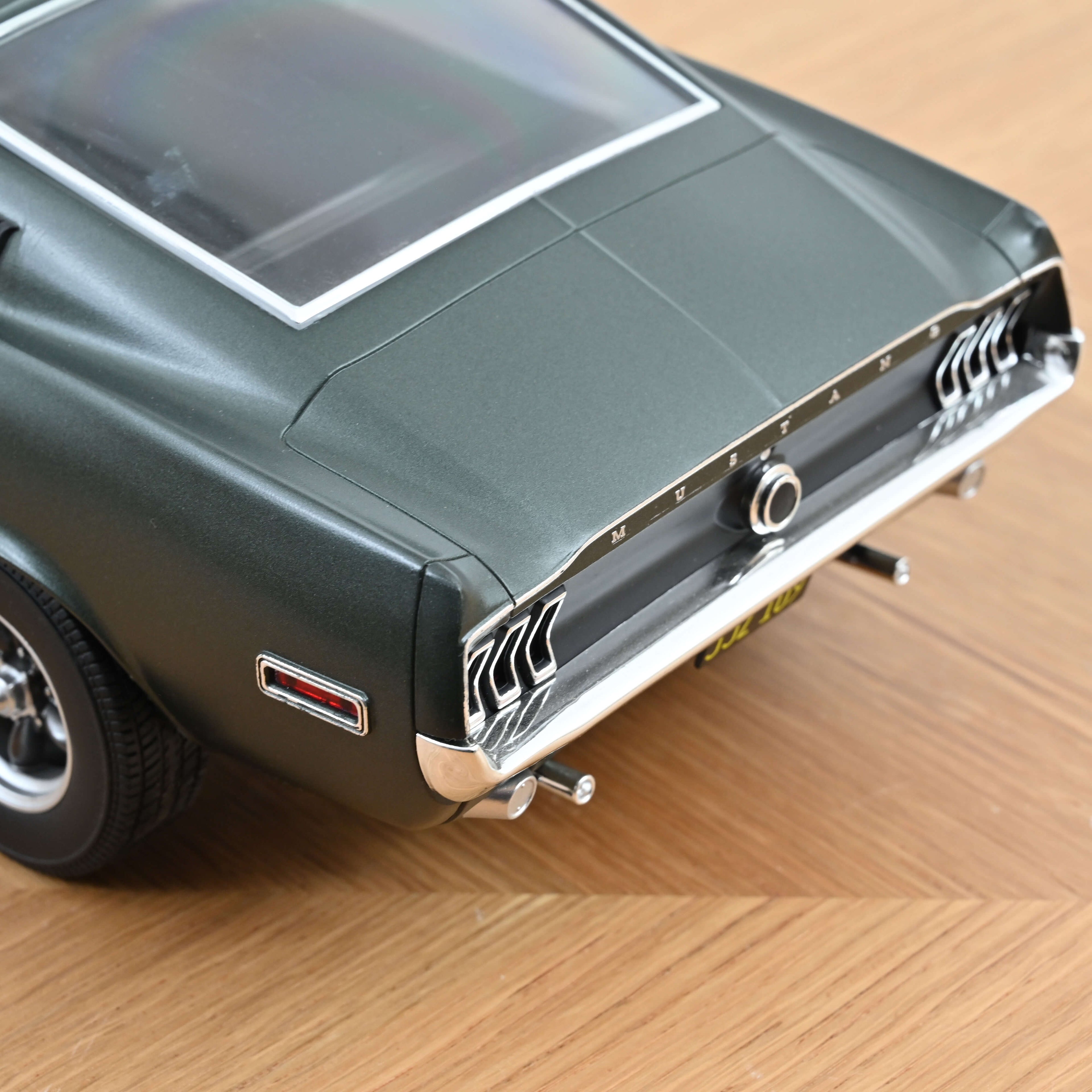 Ford Mustang Fastback 1968 Satin Green metallic 1:12