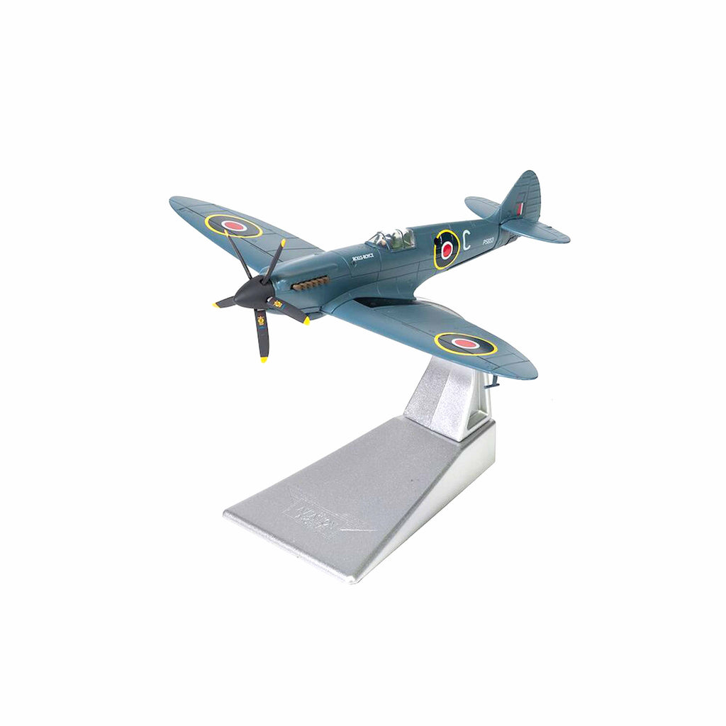 Supermarine Spitfire PR.XIX G-RRGN Rolls Royce Heritage Hanger 1:72