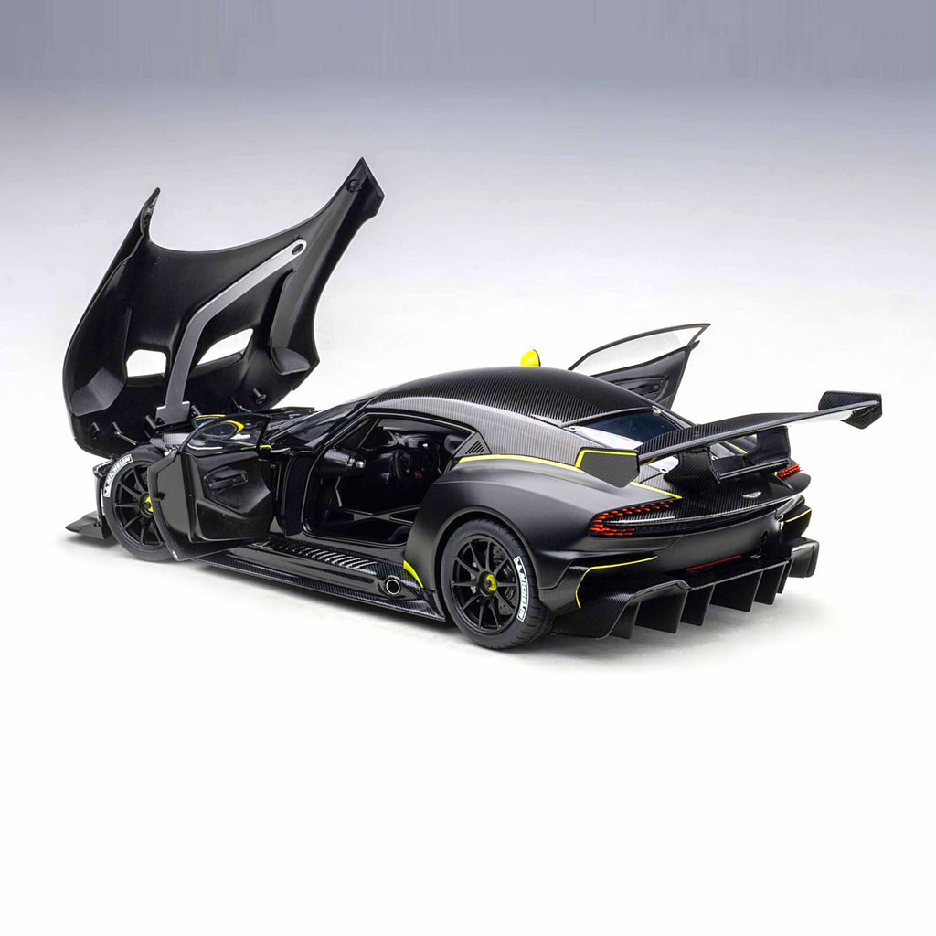 Aston Martin Vulcan Mat Black 1:18