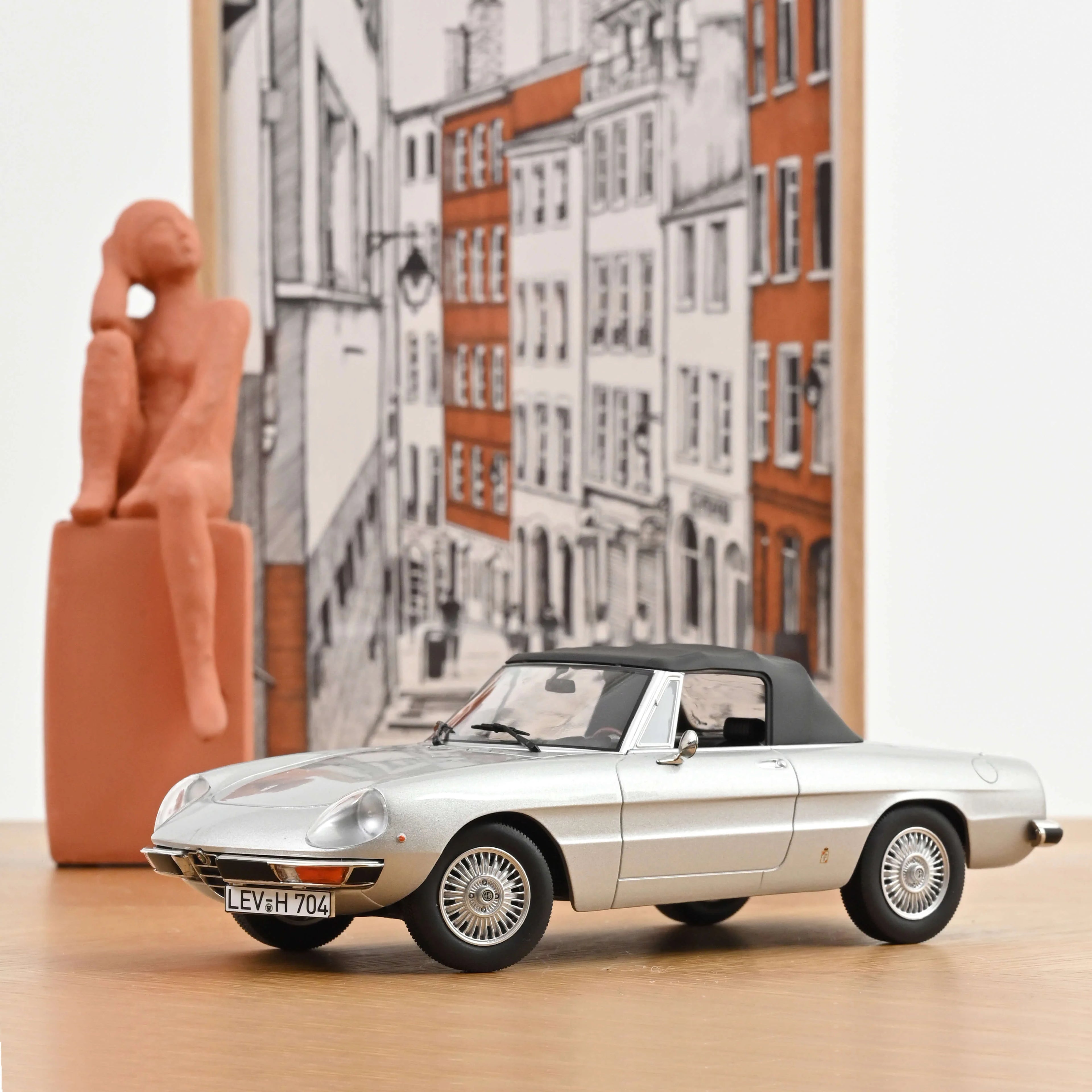 Alfa Romeo 2000 Spider 1973 Silvergrey metallic 1:18