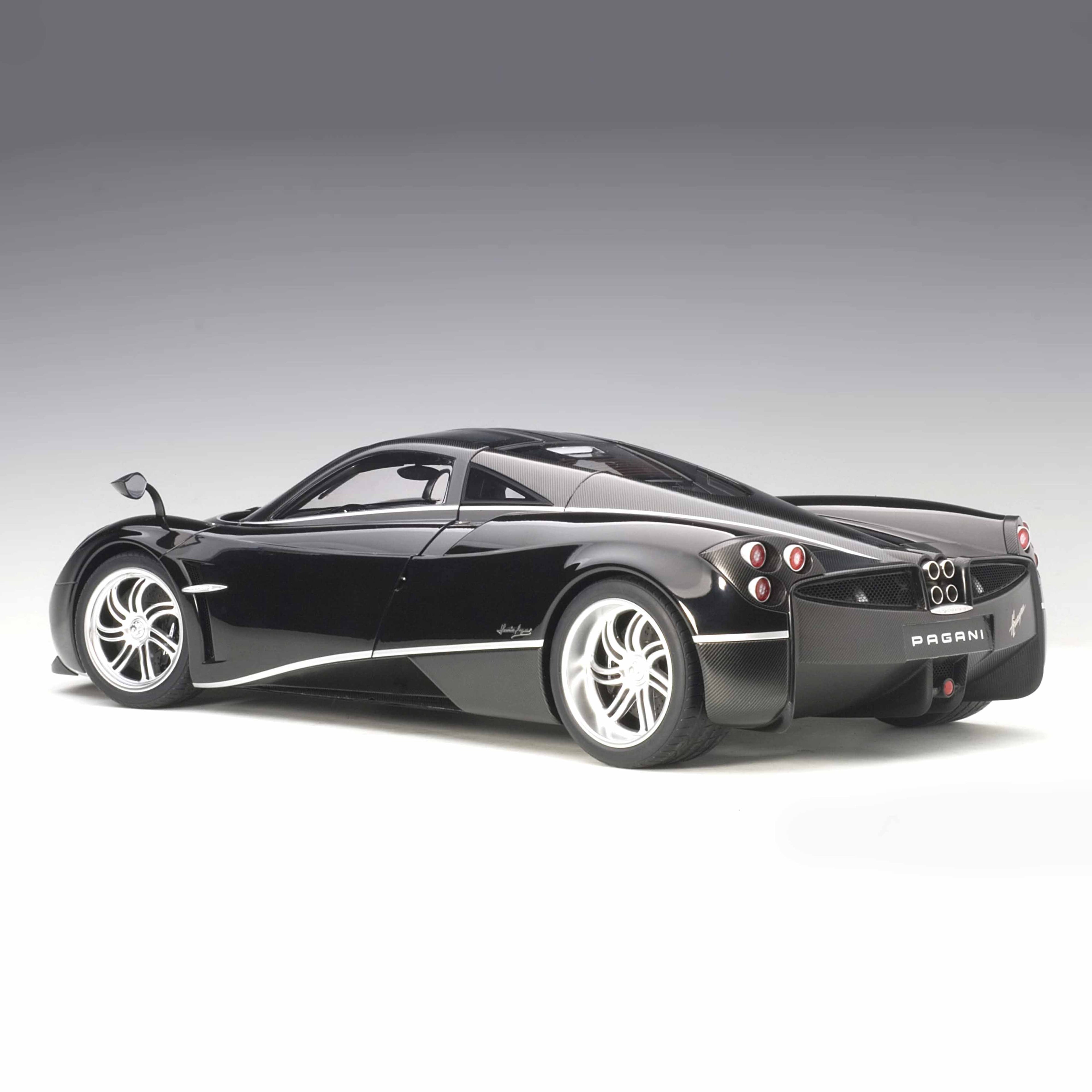 Pagani Huayra Black 1:12