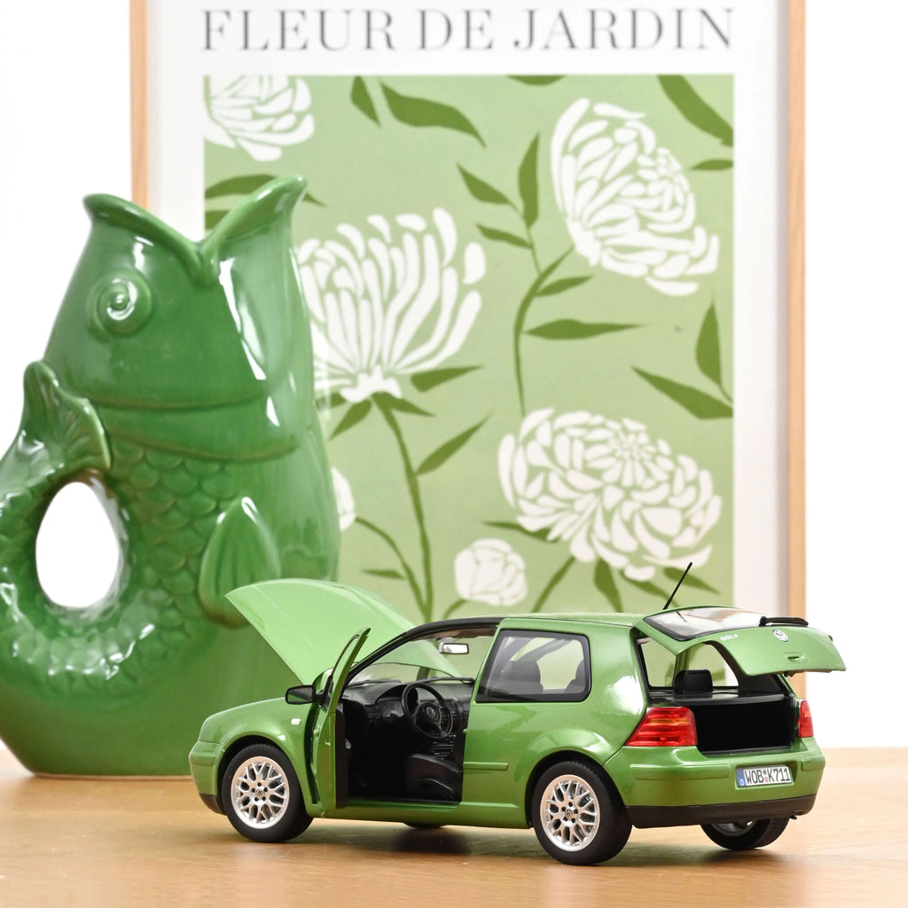VW Golf GTI 1998 Cosmic Green metallic 1:18