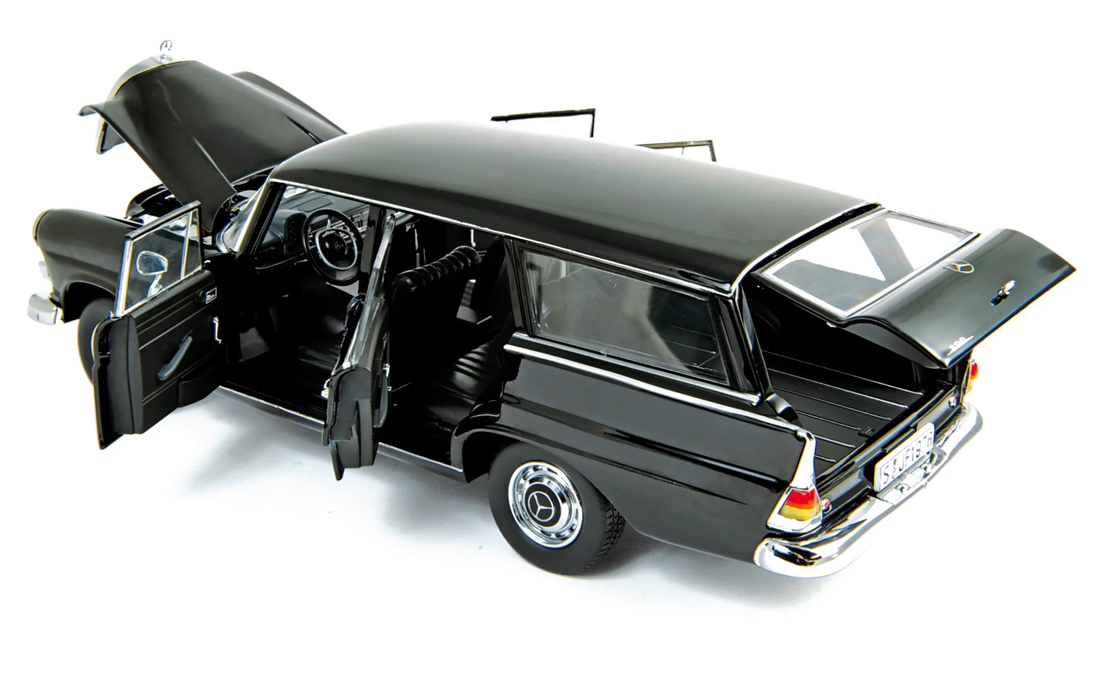 Mercedes-Benz 200 Universal 1968 Noir 1:18
