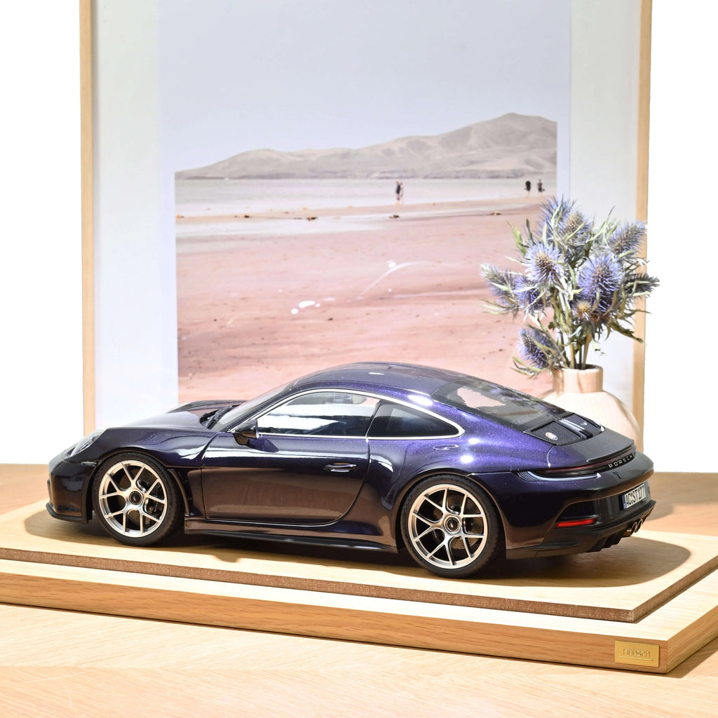 Porsche 911 S/T 2023 Violametallic 1:12 - 300 pcs