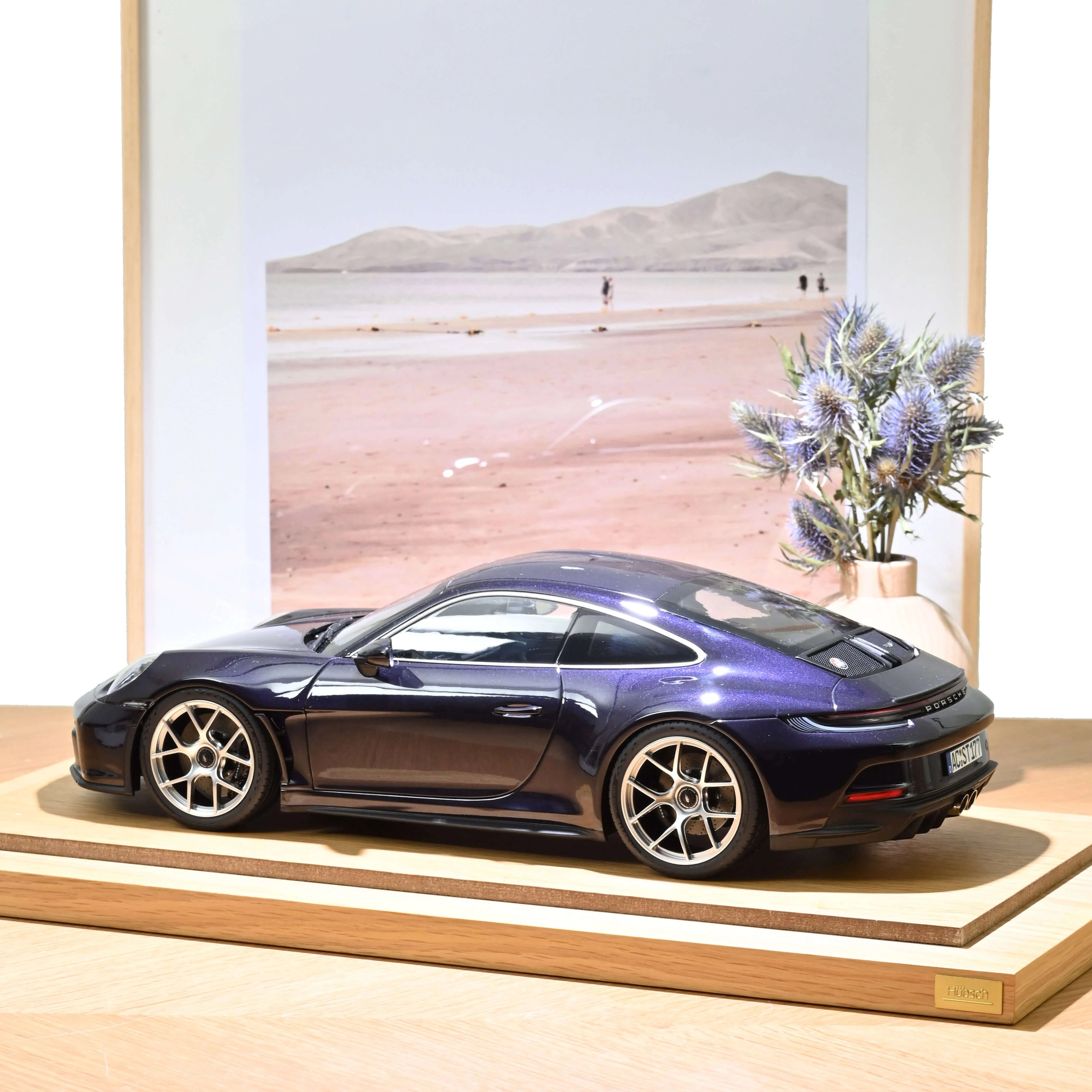 Porsche 911 S/T 2023 Violametallic 1:12 - 300 pcs