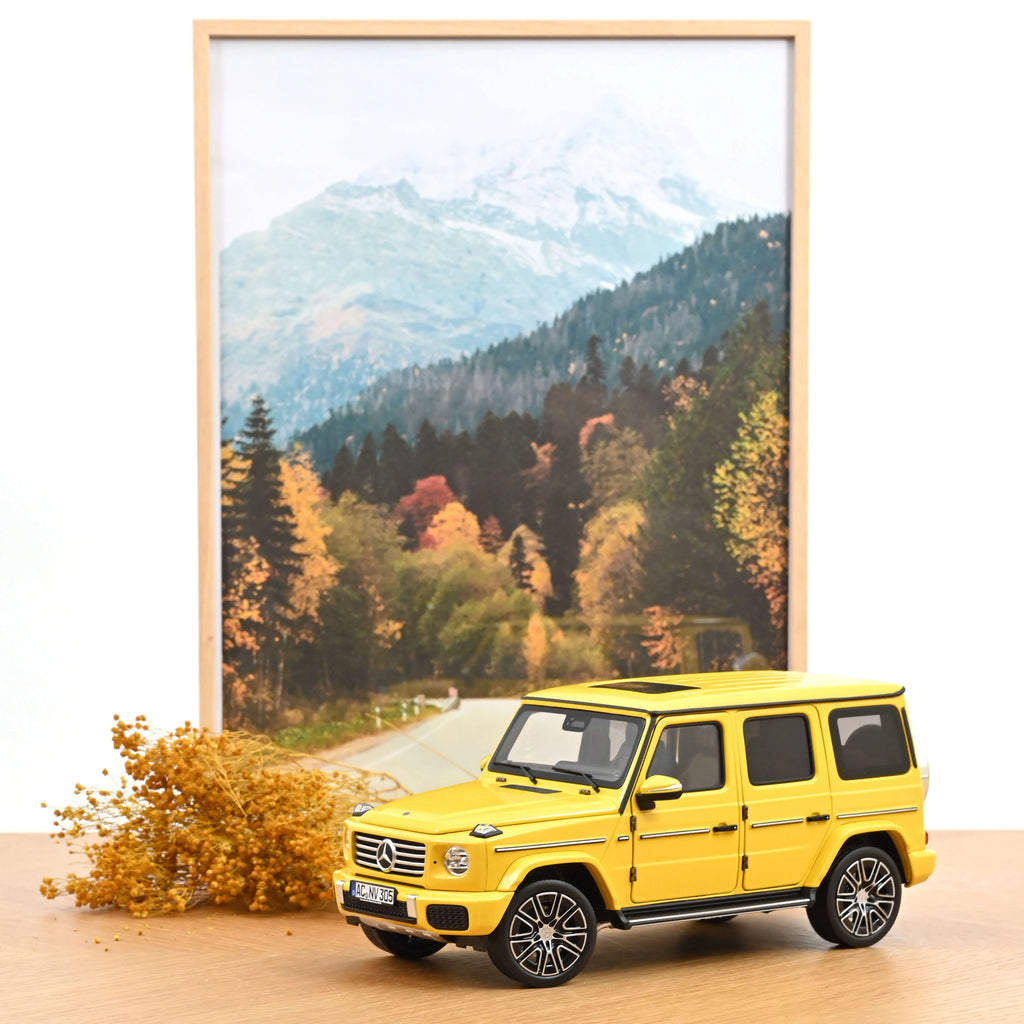 Mercedes-Benz G-Class 2024 Sun Yellow 1:18