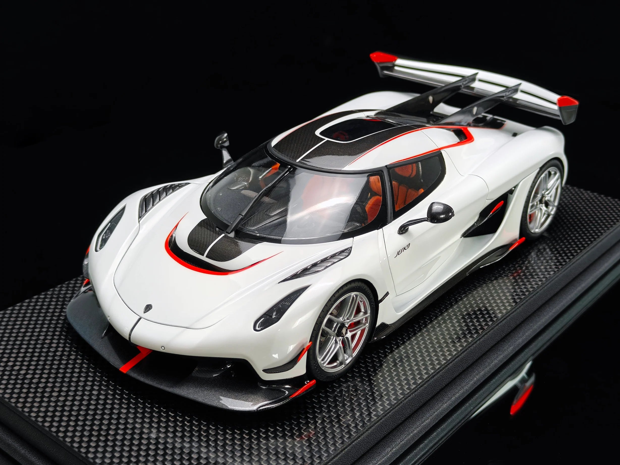 FrontiArt Koenigsegg Jesko 7391 Blanc Cristal - Édition Limitée 199 pcs