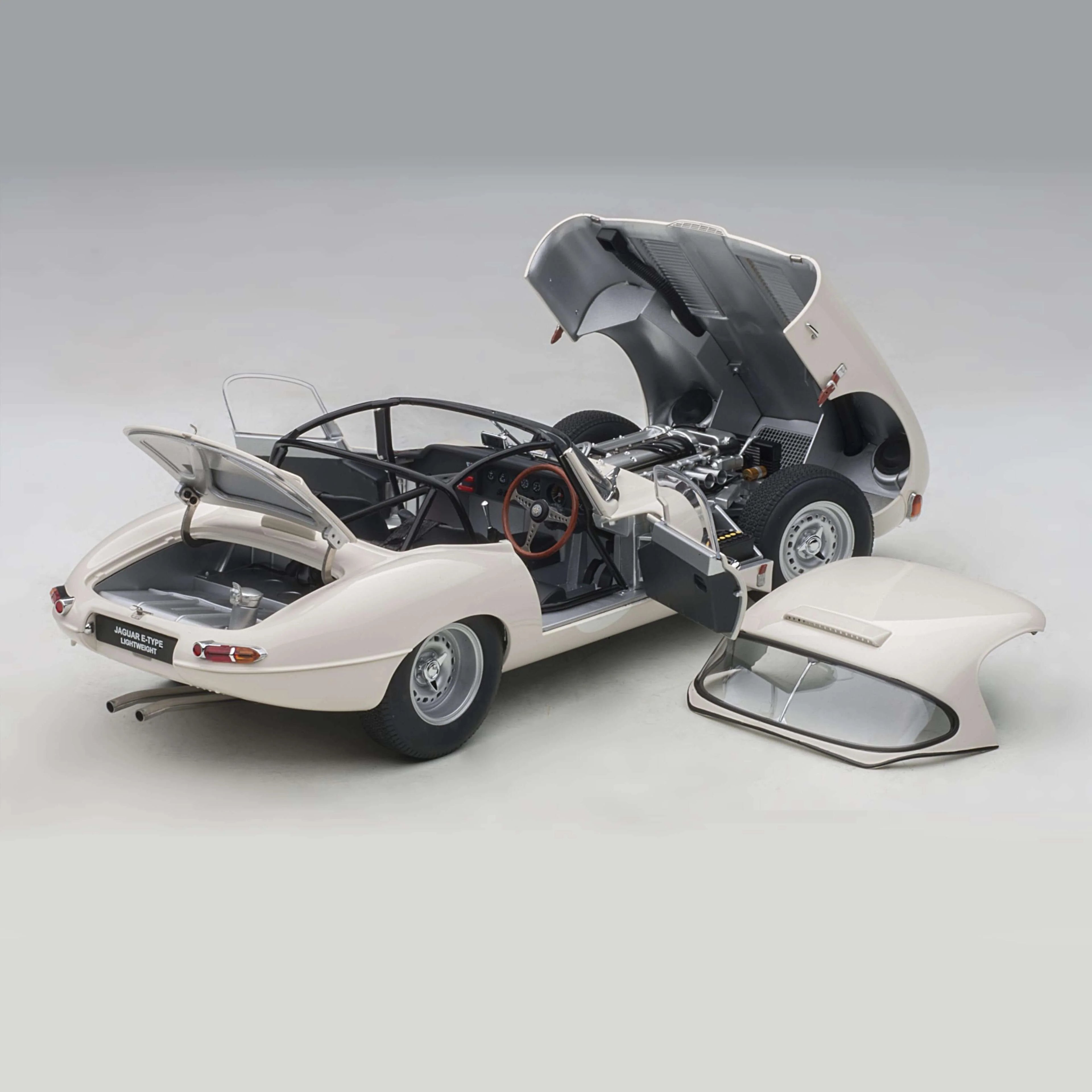 Jaguar E-Type Lightweight 2015 White 1/18