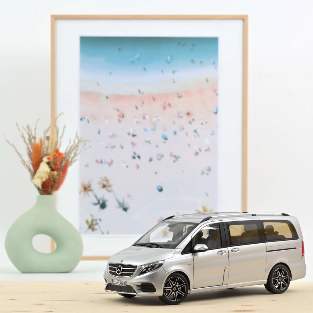 Mercedes-Benz V-Class AMG-Line 2018 Silver 1:18