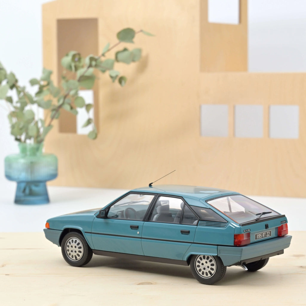 Citroën BX 16 TRS 1983 Bleu Lagune 1:18 - 300 ex.