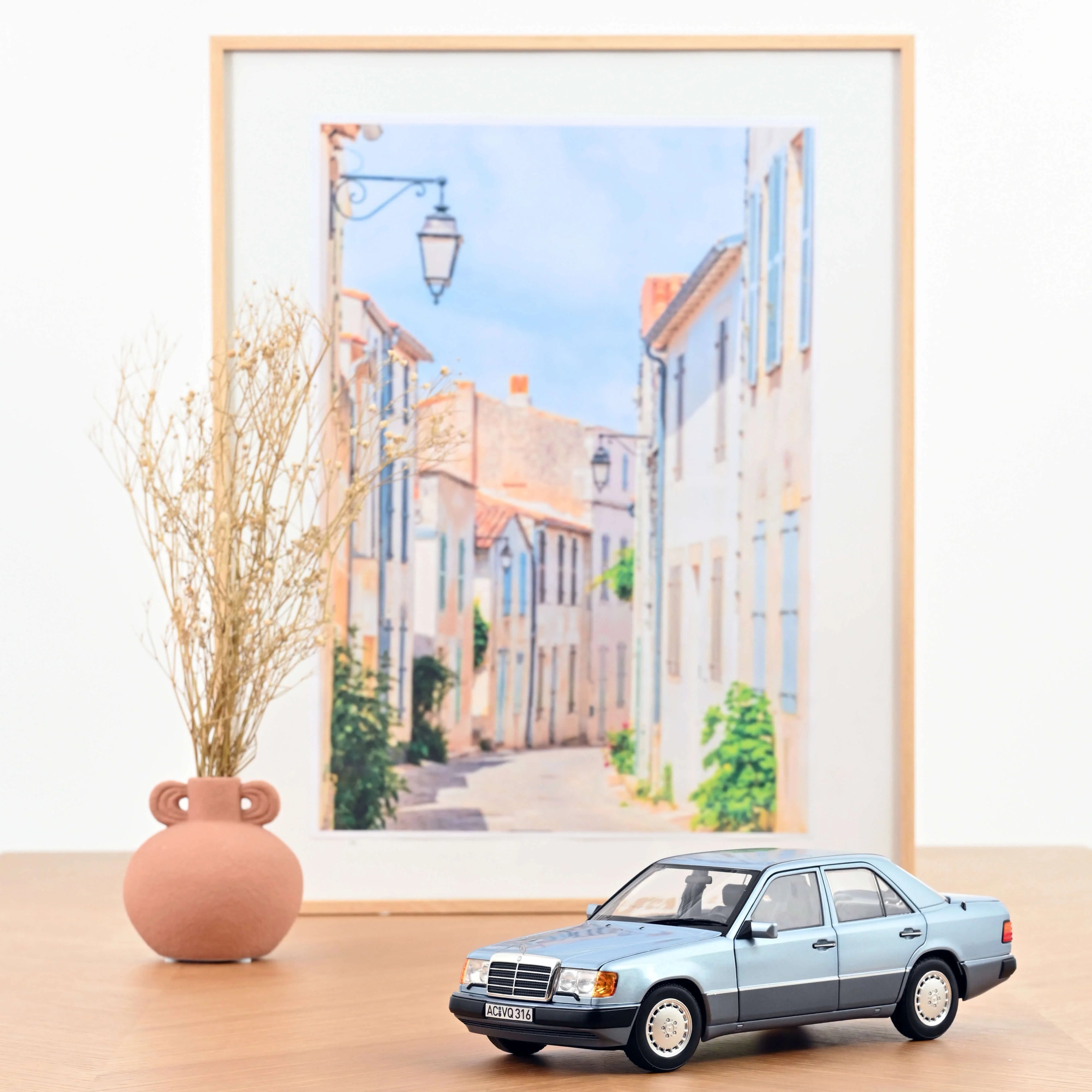 Mercedes-Benz 230 E 1990 Light Blue metallic 1:18