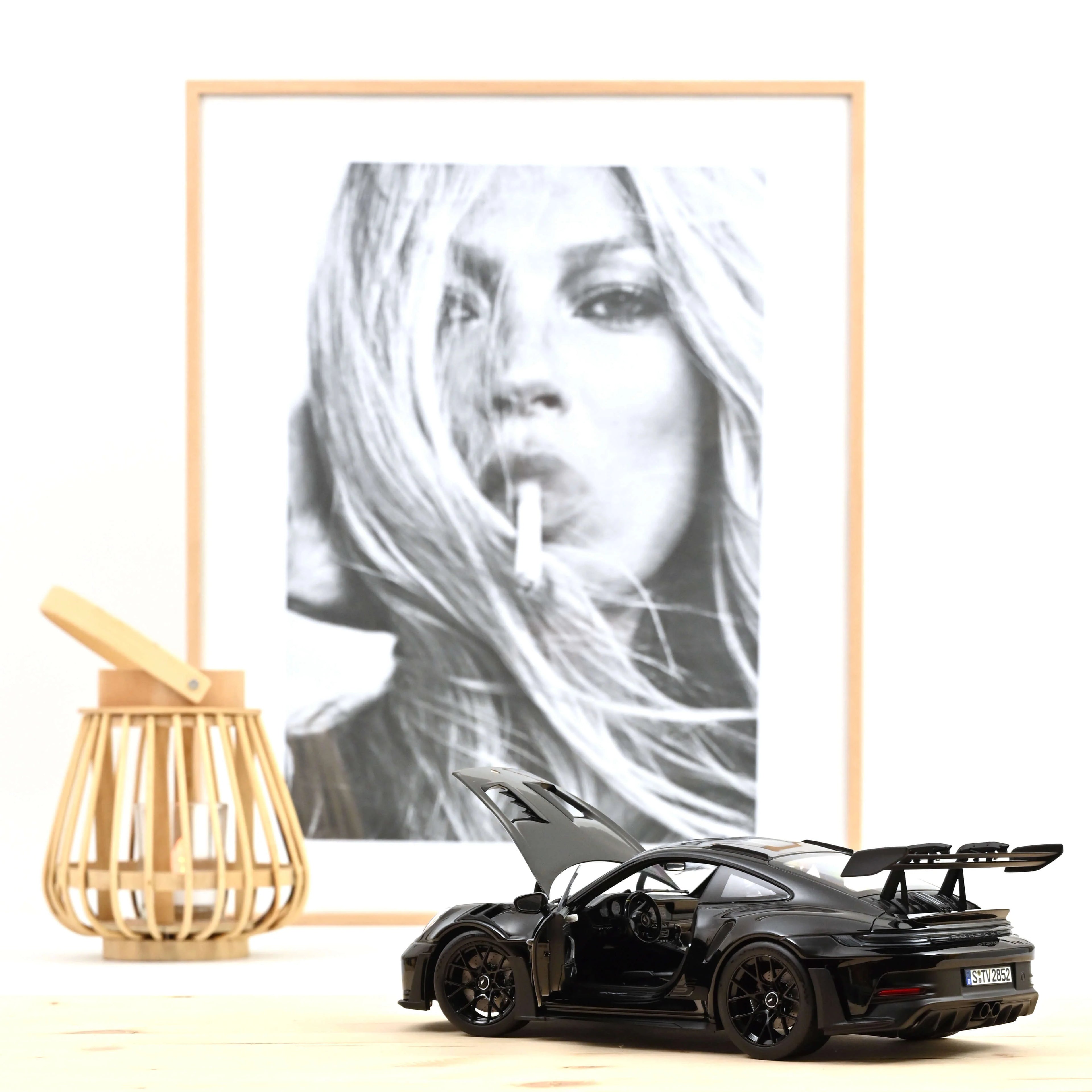Porsche 911 GT3 RS 2022 Black 1:18 - 400pcs
