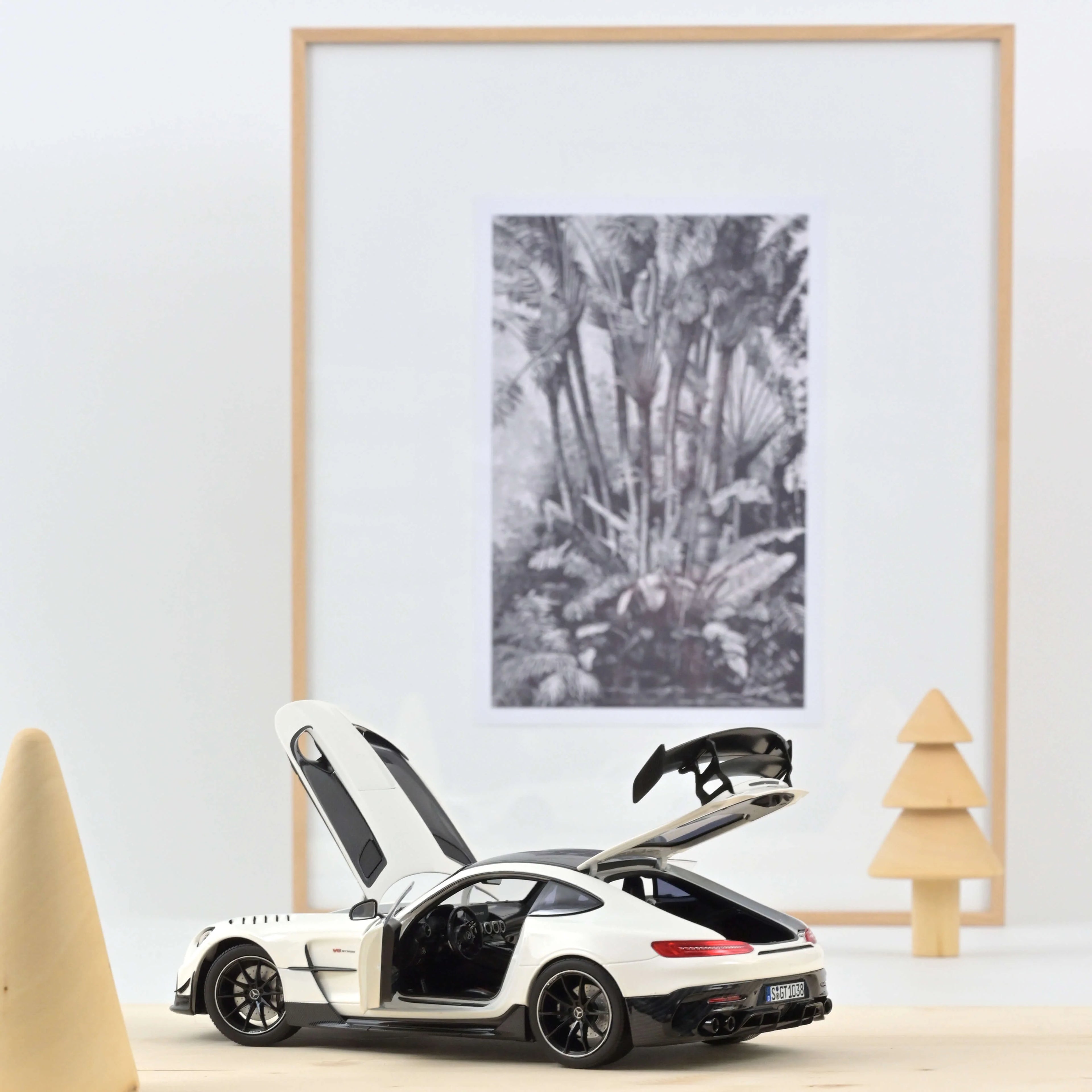 Mercedes-AMG GT Black Series 2021 White 1:18 - 300pcs