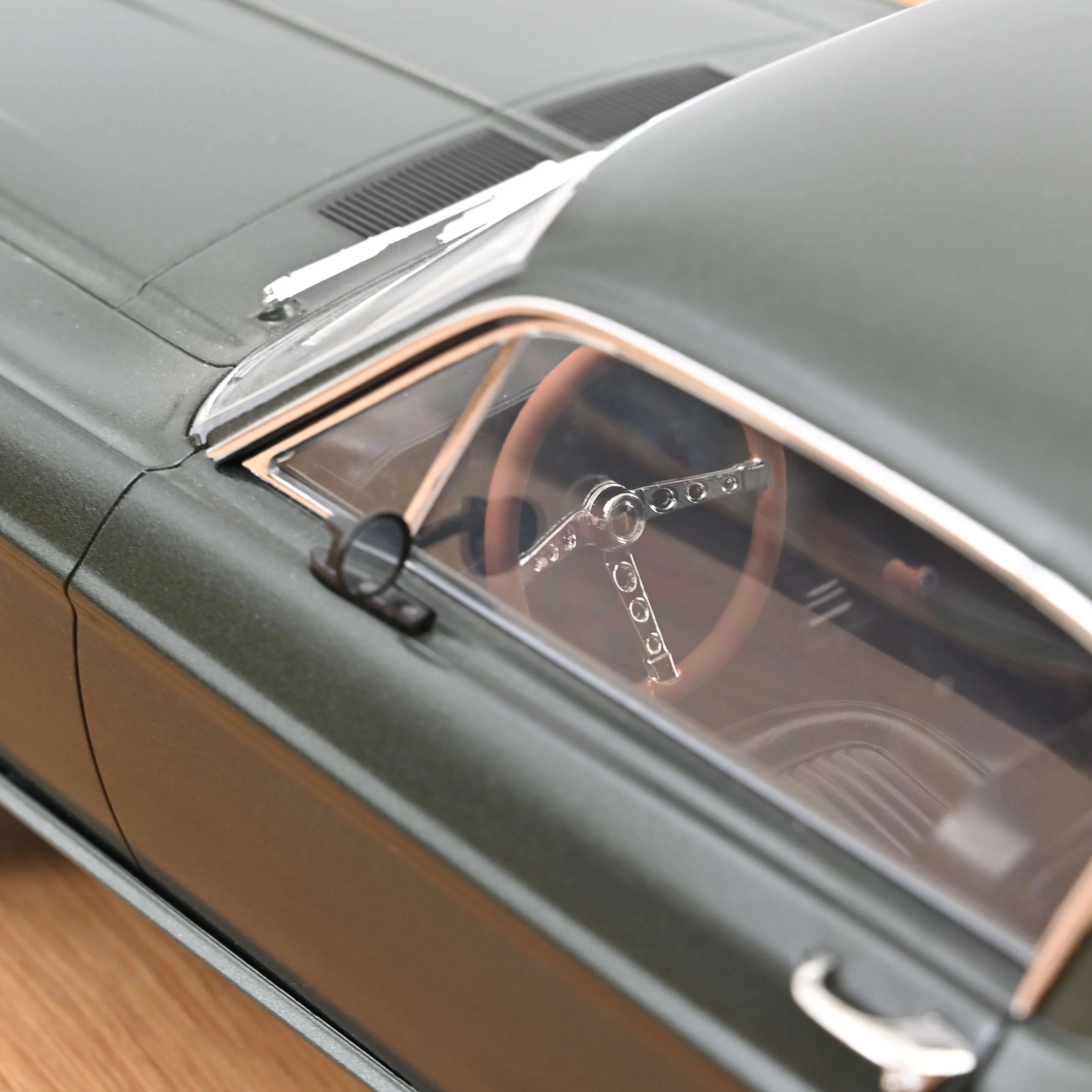 Ford Mustang Fastback 1968 Satin Green metallic 1:12