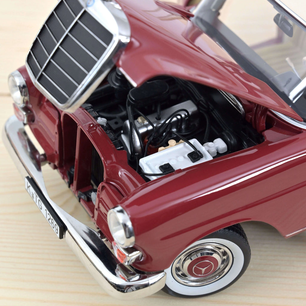 Mercedes-Benz 200 1966 Red 1:18