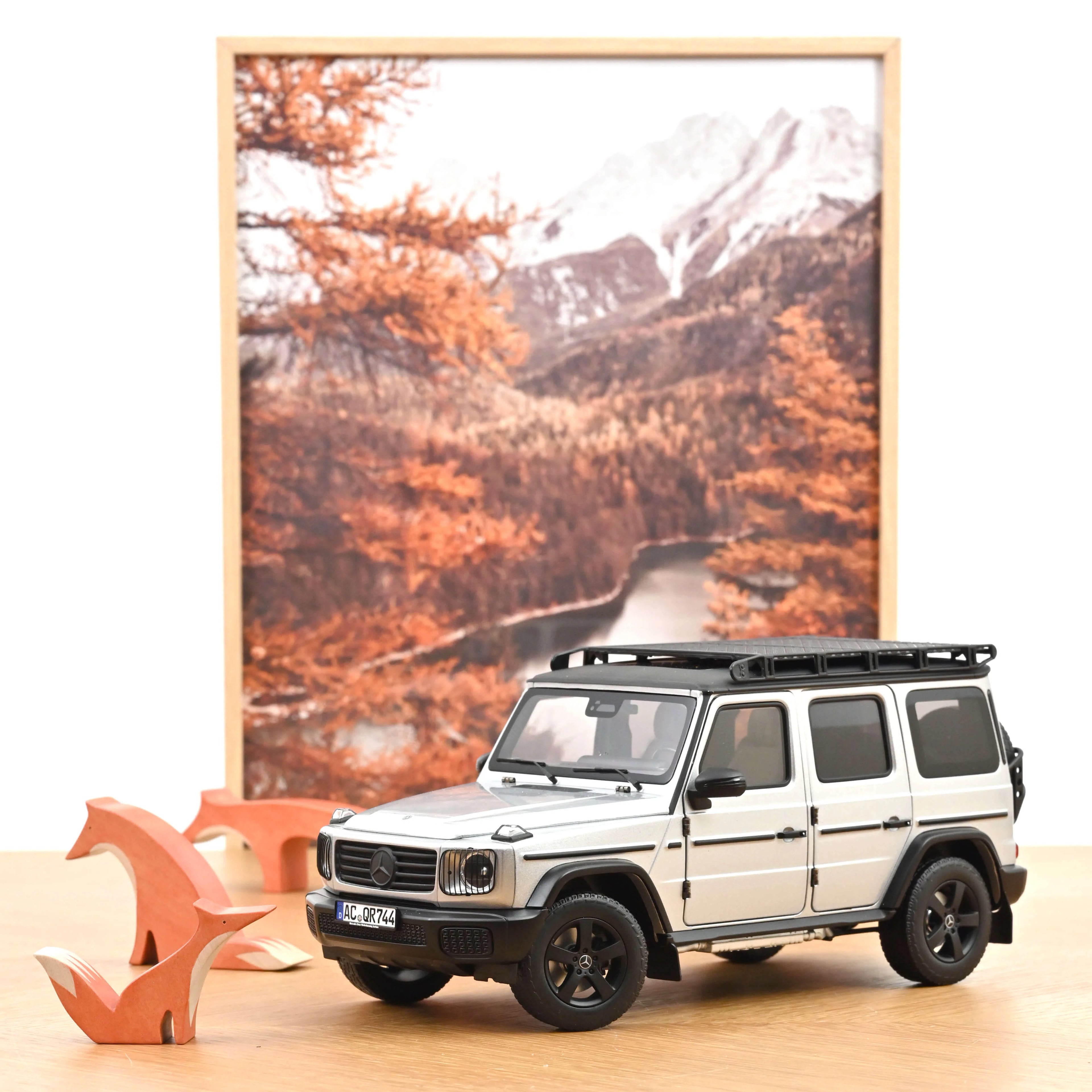 Mercedes-Benz G-Class 2024 Iridium Silver 1:18