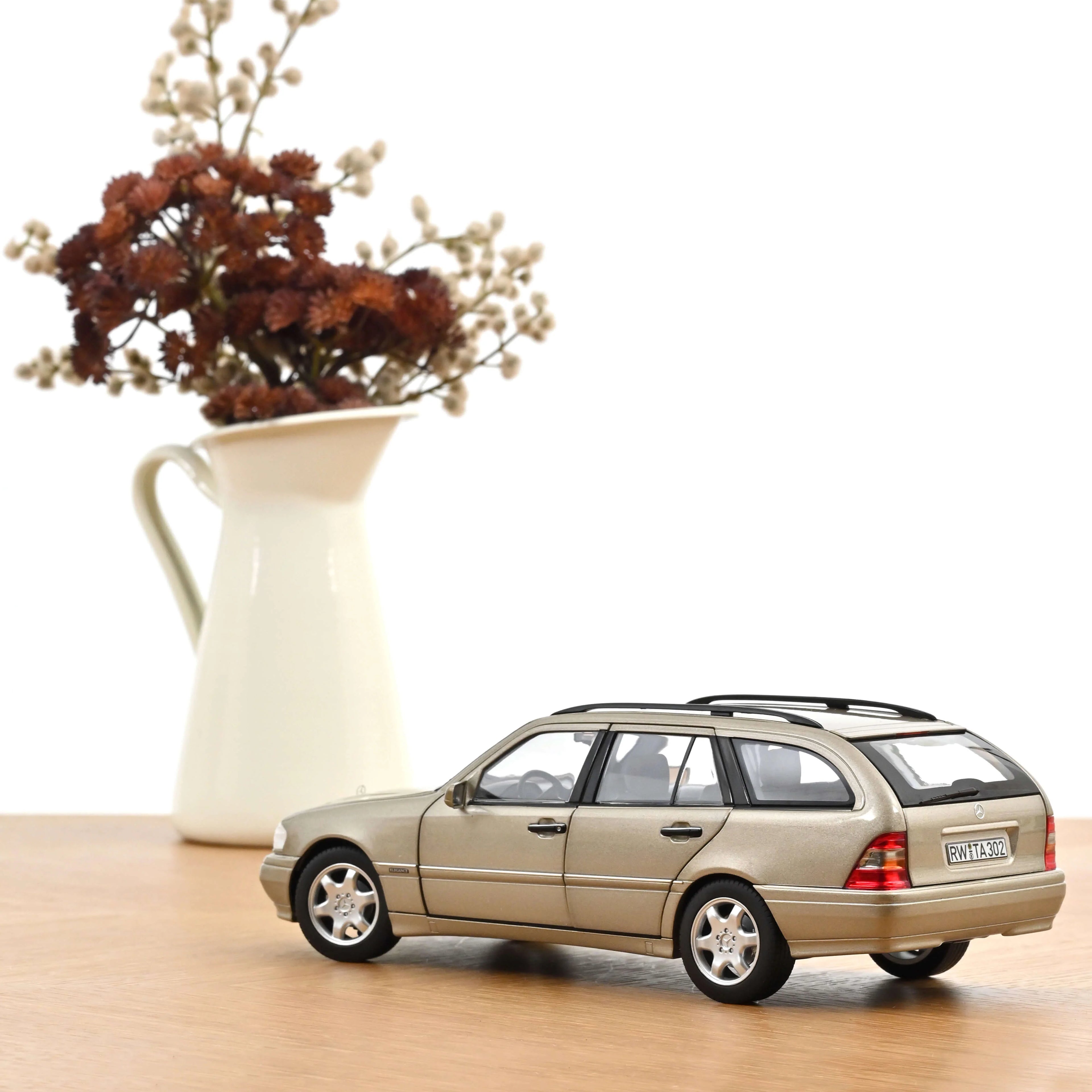 Mercedes-Benz C-Class T-Model 1997 Smoke silver 1:18
