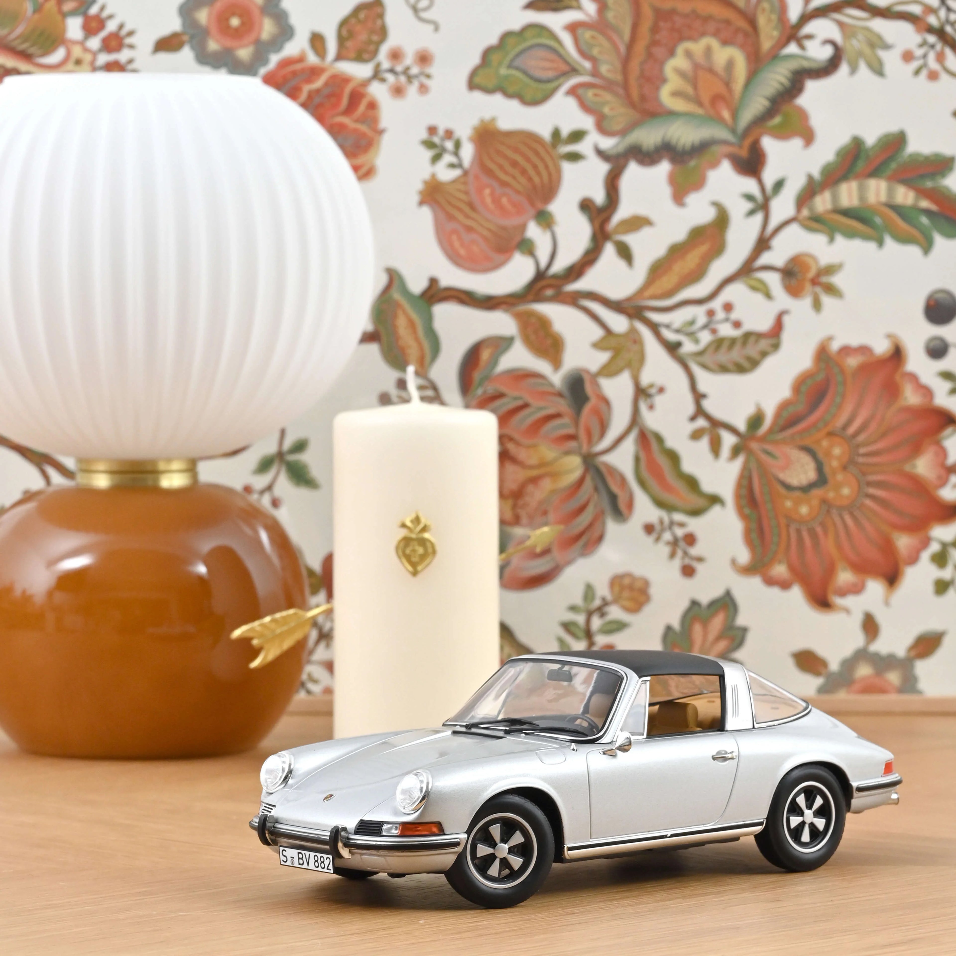 Porsche 911 E Targa 1969 silver 1:18 - 400pcs
