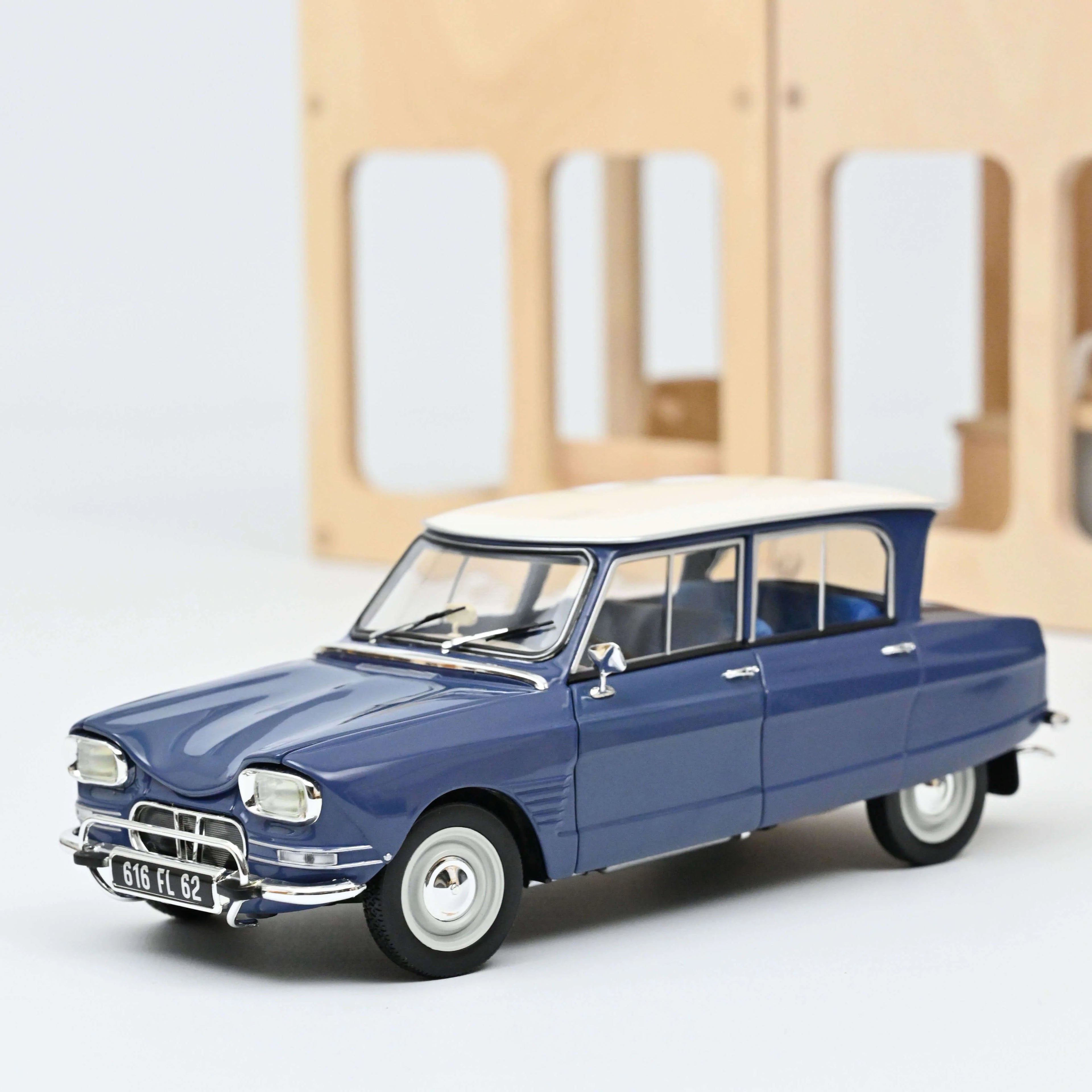 Citroën Ami 6 1965 Schieferblau 1:18