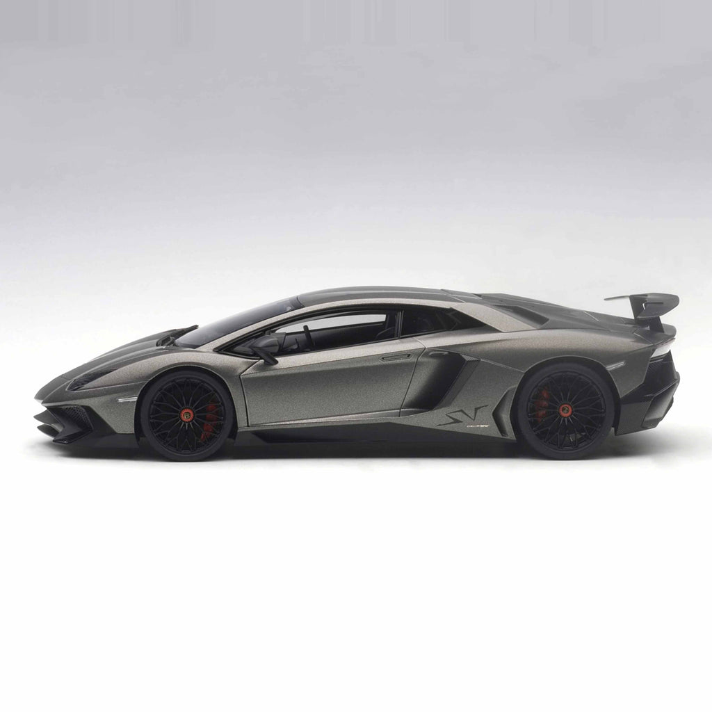 Lamborghini Aventador LP750-4 SV 2015 Titan Grey/Mat Grey 1:18