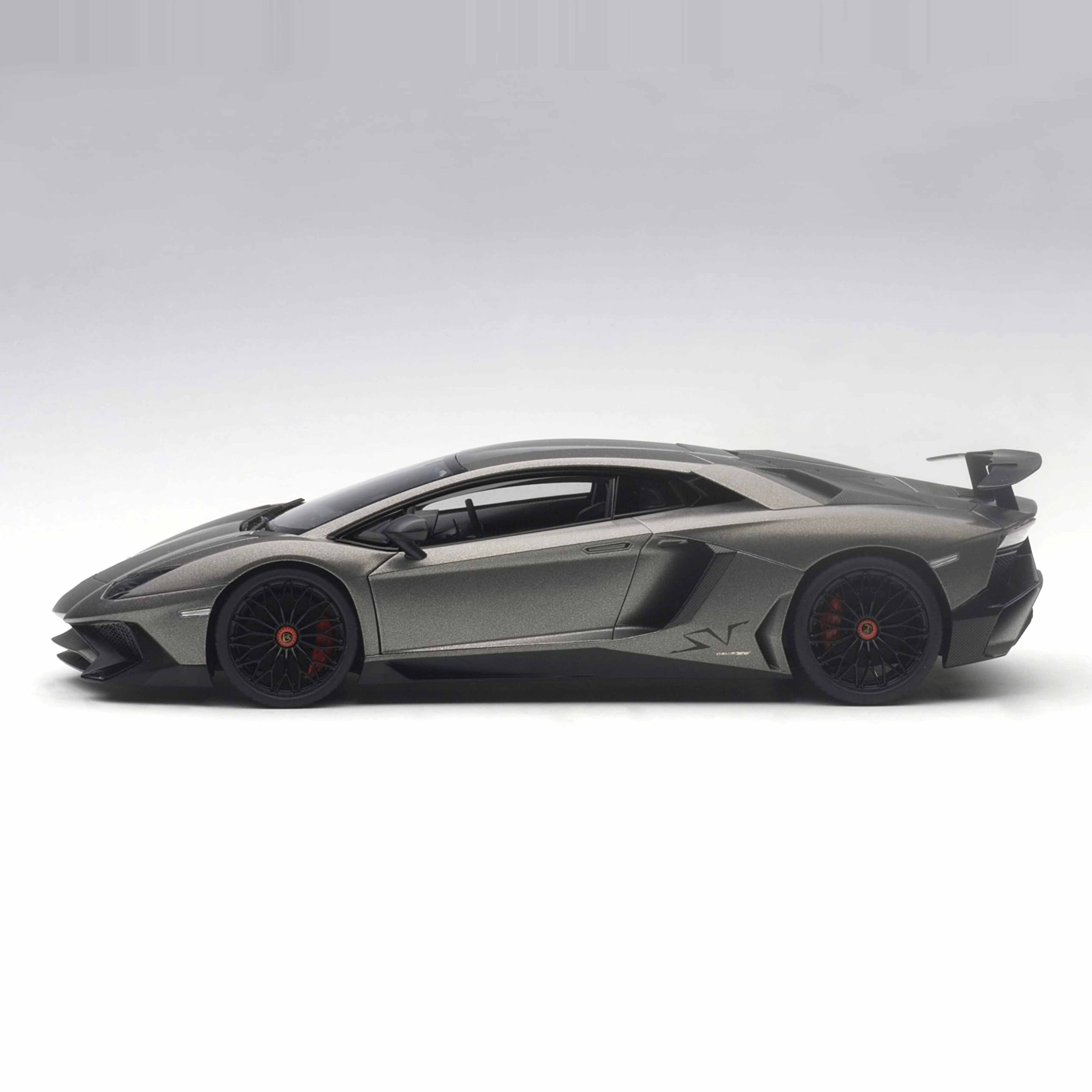Lamborghini Aventador LP750-4 SV 2015 Titan Grey/Mat Grey 1:18
