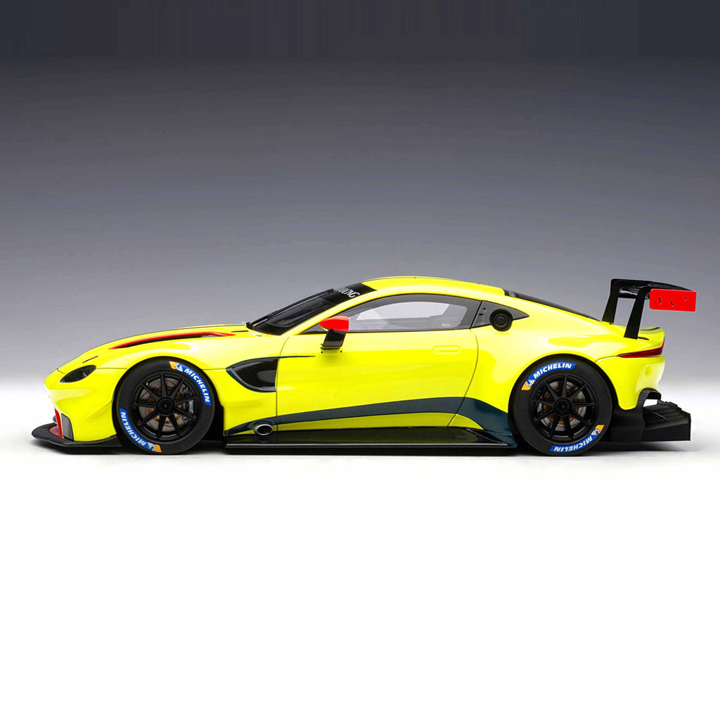 Aston Martin Vantage GTE LE MANS 2018 Presentation Car 1:18