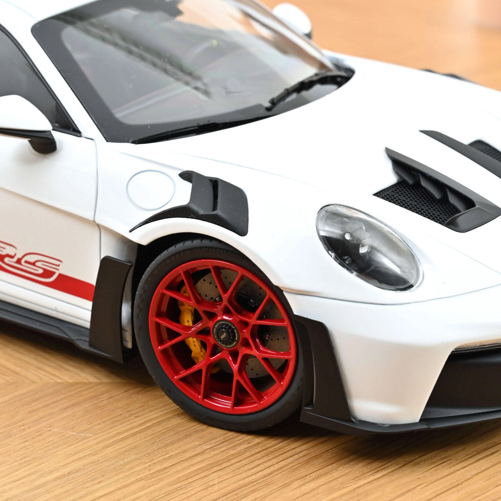 Porsche 911 GT3 RS 2022 White&Pyro red 1:12