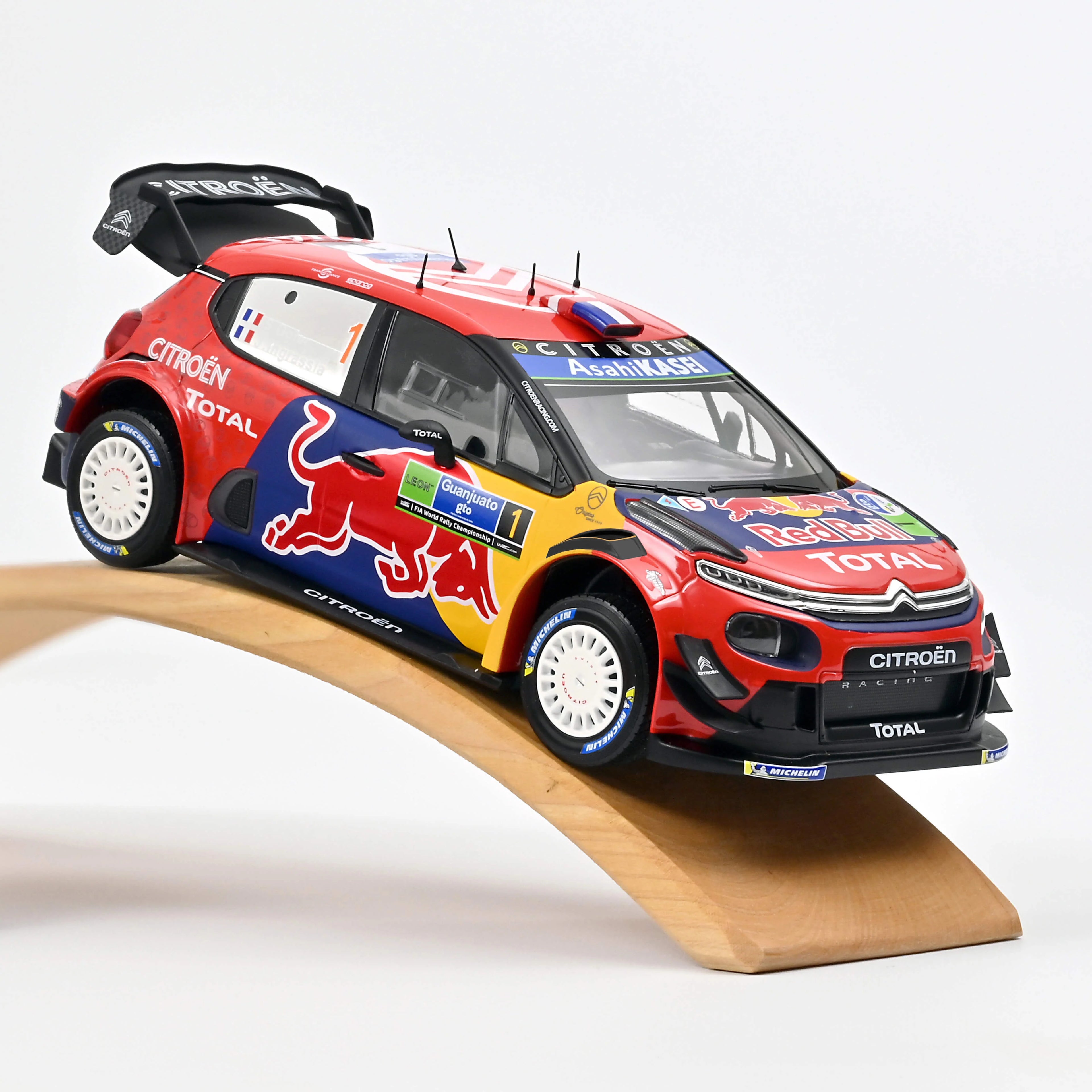 Citroën C3 WRC 2019 Rally Mexiko 1 S.Ogier/ J.Ingrassia Sieger 1:18