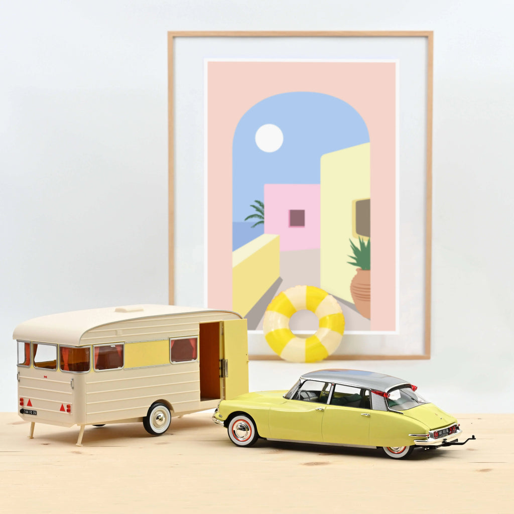 Citroën DS 19 1960 Jonquille Yellow + Caravan Digue Panoramic 1:18