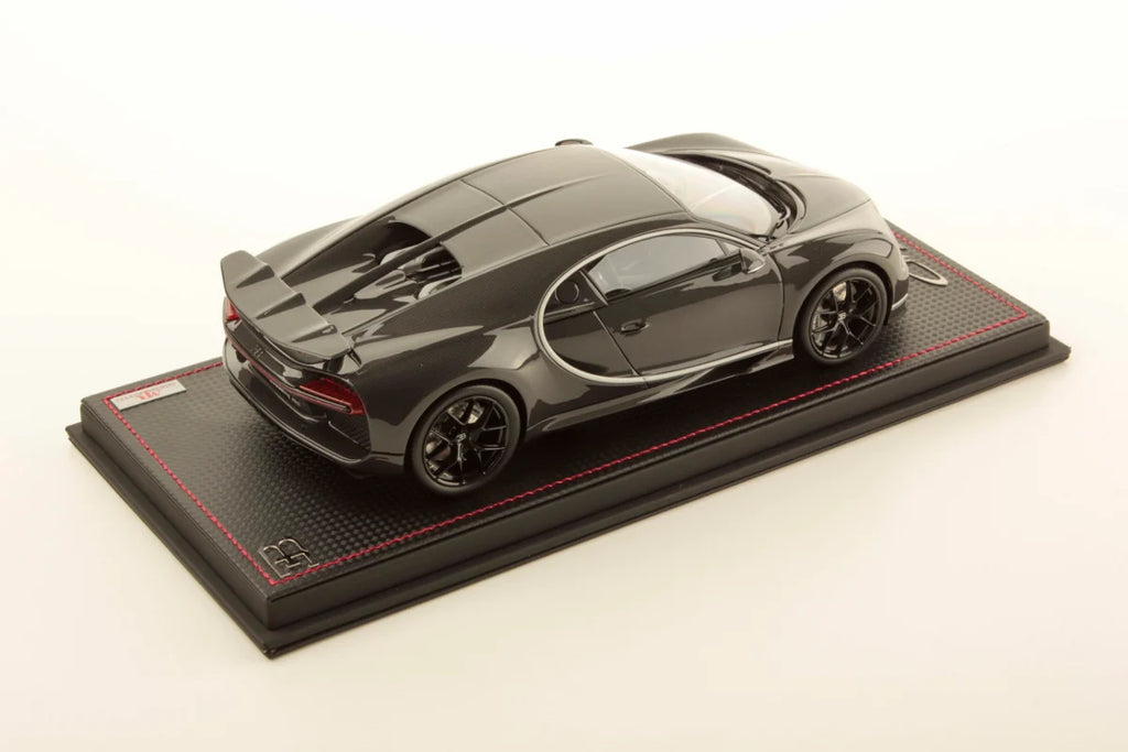 MR Bugatti Chiron Sport Carbone Gris avec Cadre Gris Rafale - Limité à 49 pcs