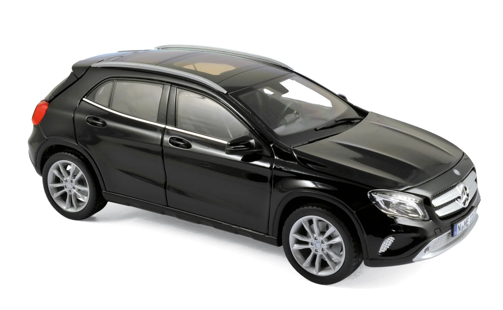 Mercedes-Benz GLA 2014 Black 1:18