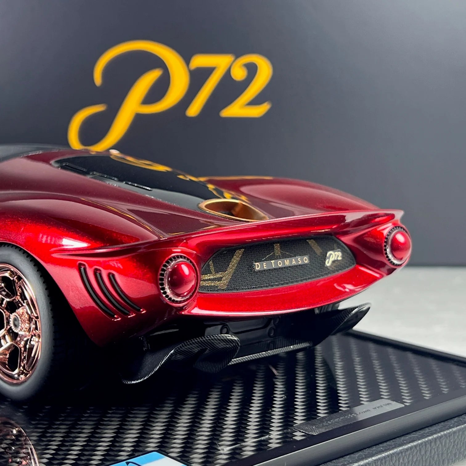 Pre-order Peako De Tomaso P72 Red, Carbon Base - Limited 100 pcs