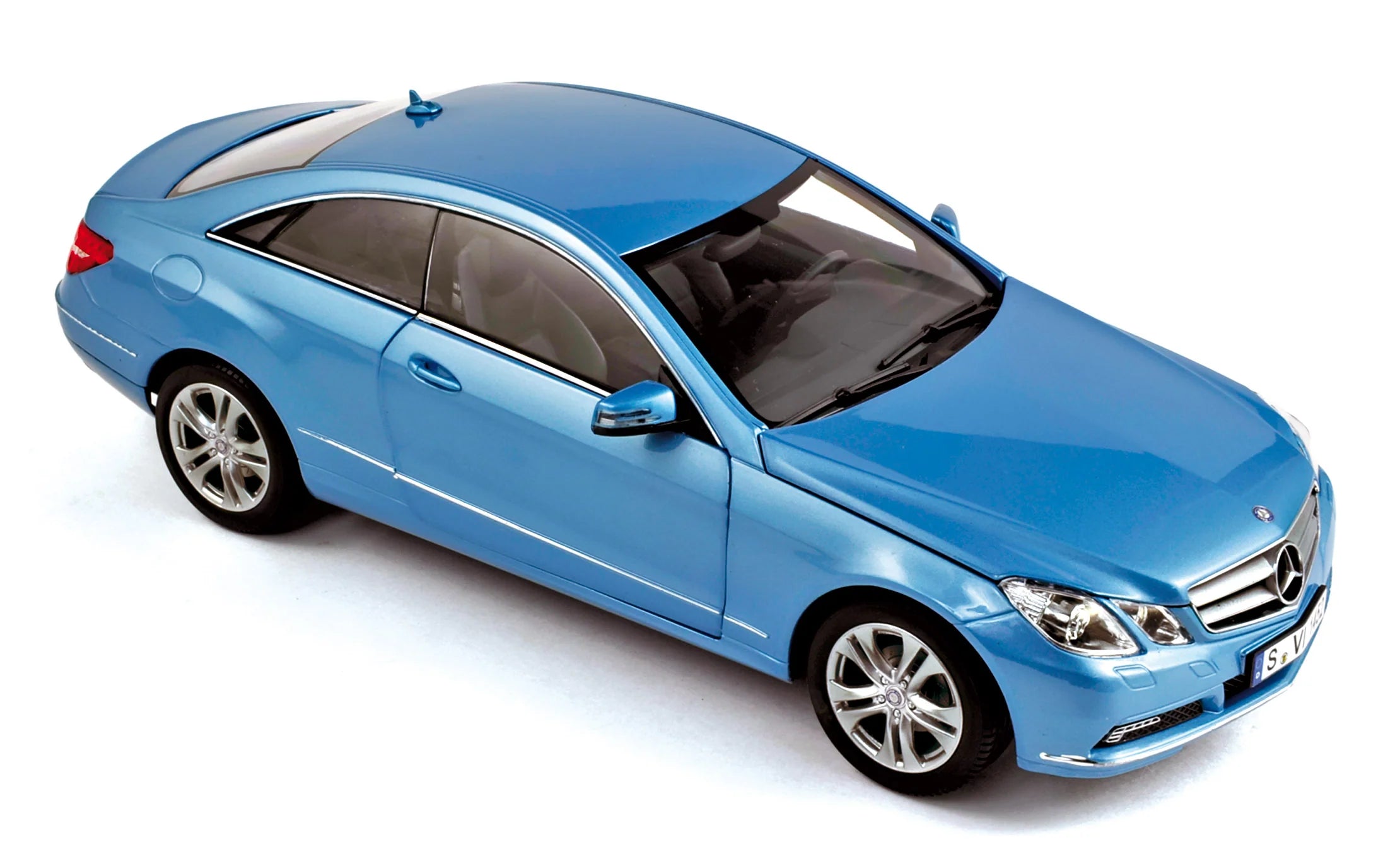Mercedes-Benz E-Klasse Coupe 2009 Blue metallic 1:18