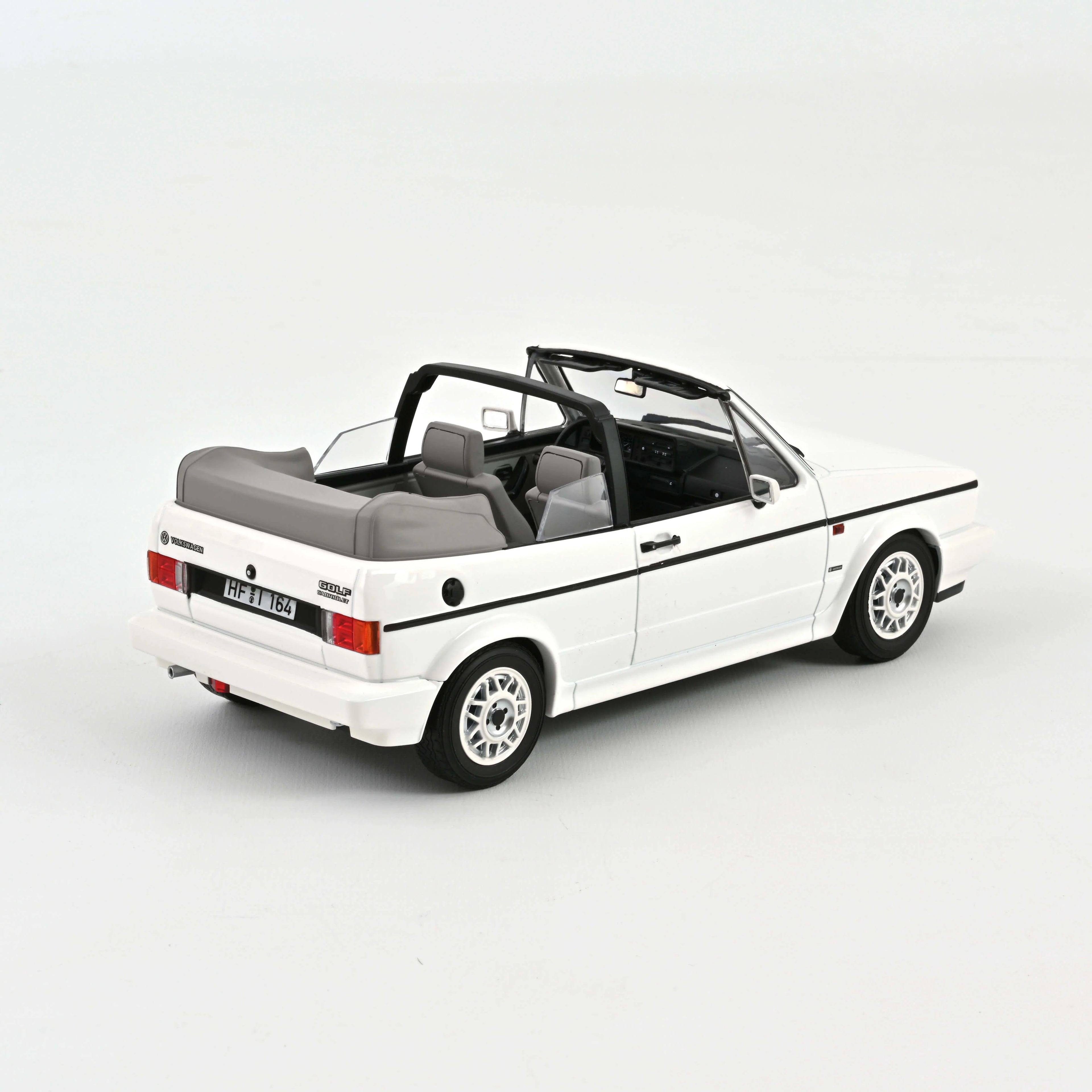 VW Golf Cabriolet 1992 White 1:18