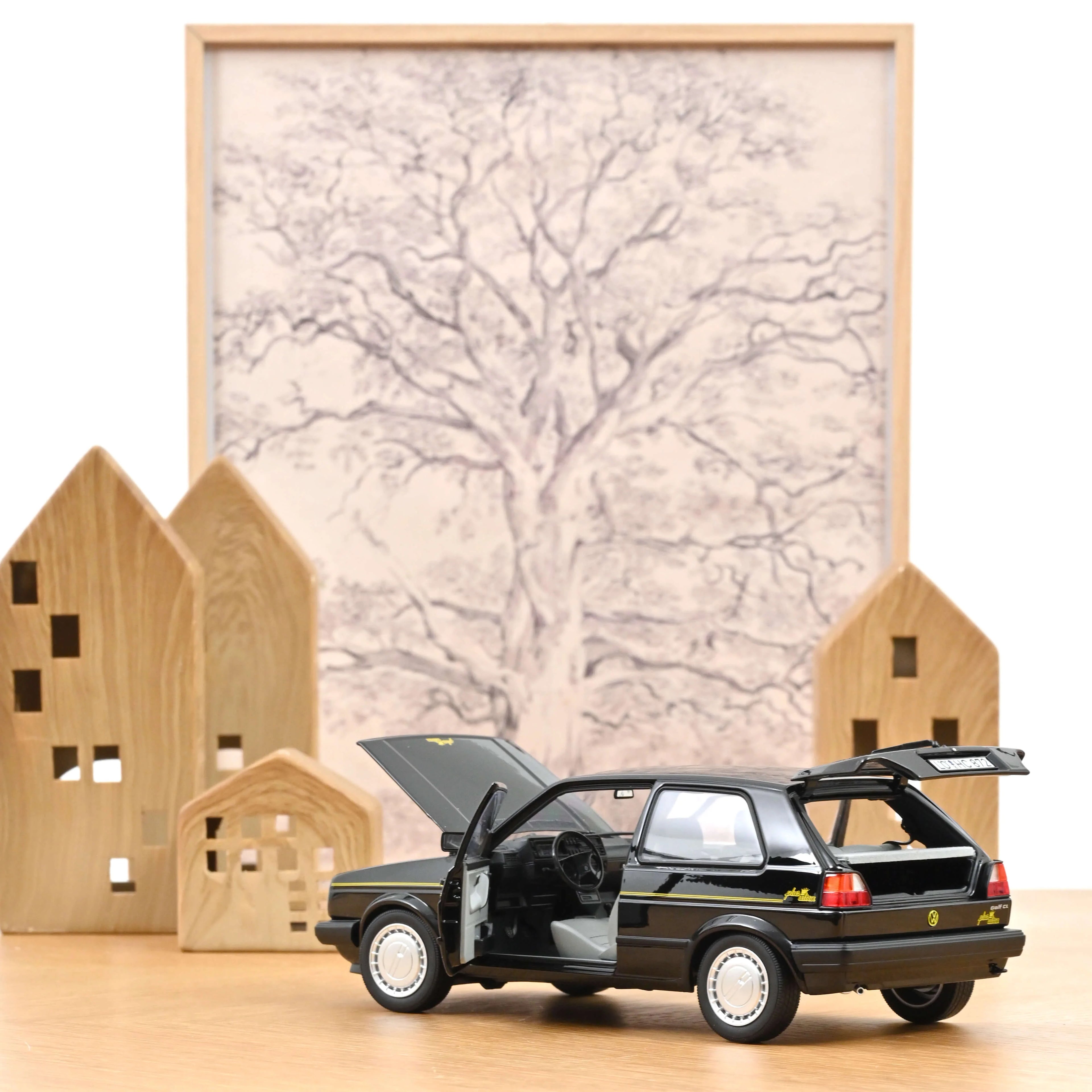 VW Golf Plus Ultra 1990 Black 1:18 - 300 pcs