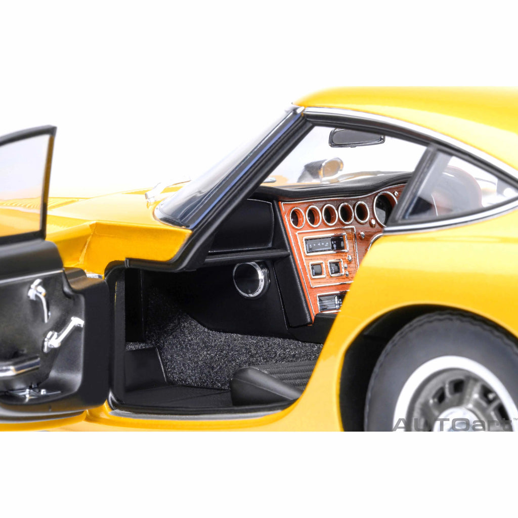 Toyota 2000GT 1967 Gold 1:18