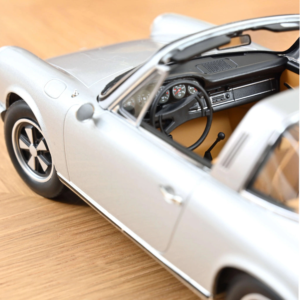 Porsche 911 E Targa 1969 silver 1:18 - 400pcs