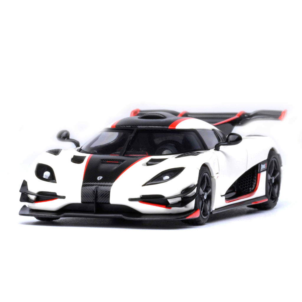Koenigsegg One : 1 Blanc Galet/Noir Carbone/Accents rouges 1:64