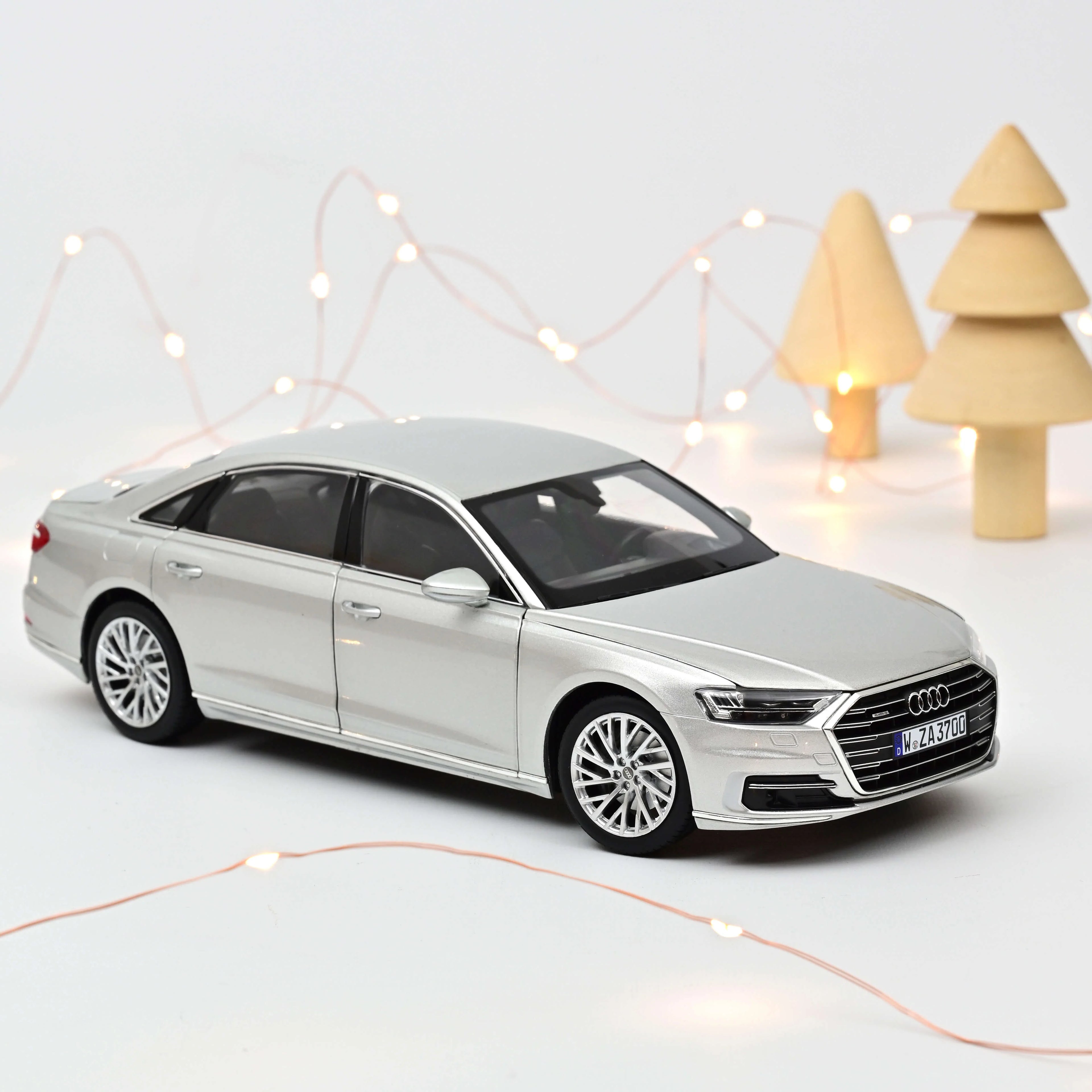 Audi A8 L 2018 Argent 1:18